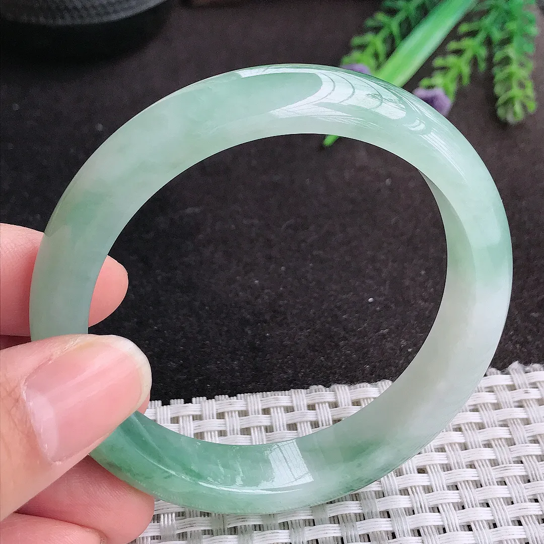 天然A货翡翠58/13.2/8老坑冰润起胶飘花手镯宽边玉手镯