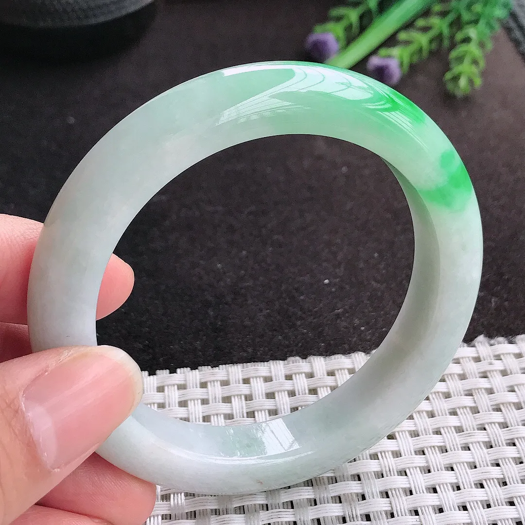 天然A货翡翠55.5/11.7/9.2老坑精美飘阳绿手镯宽边玉手镯