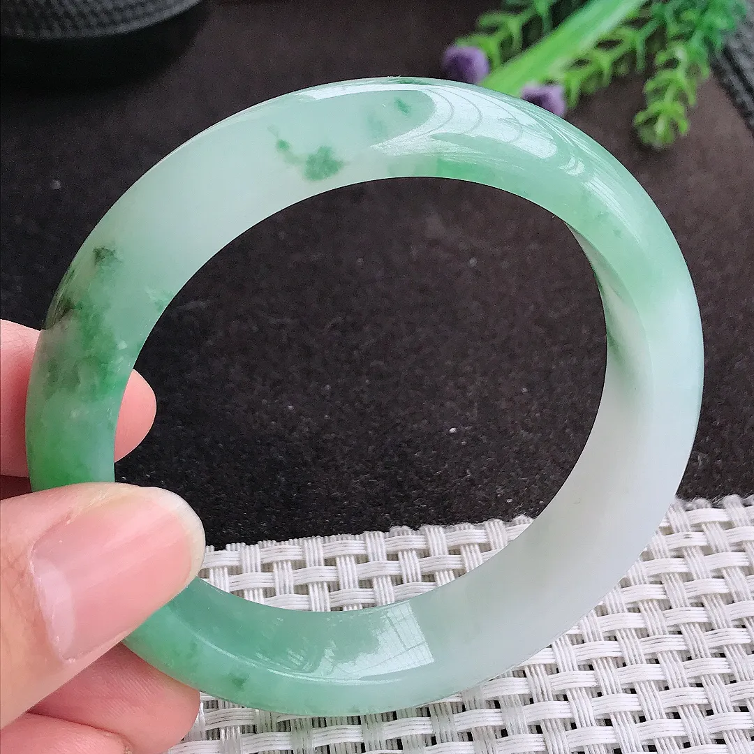 天然A货翡翠58/14.5/8.6老坑冰胶水灵冰晴绿手镯宽边玉手镯