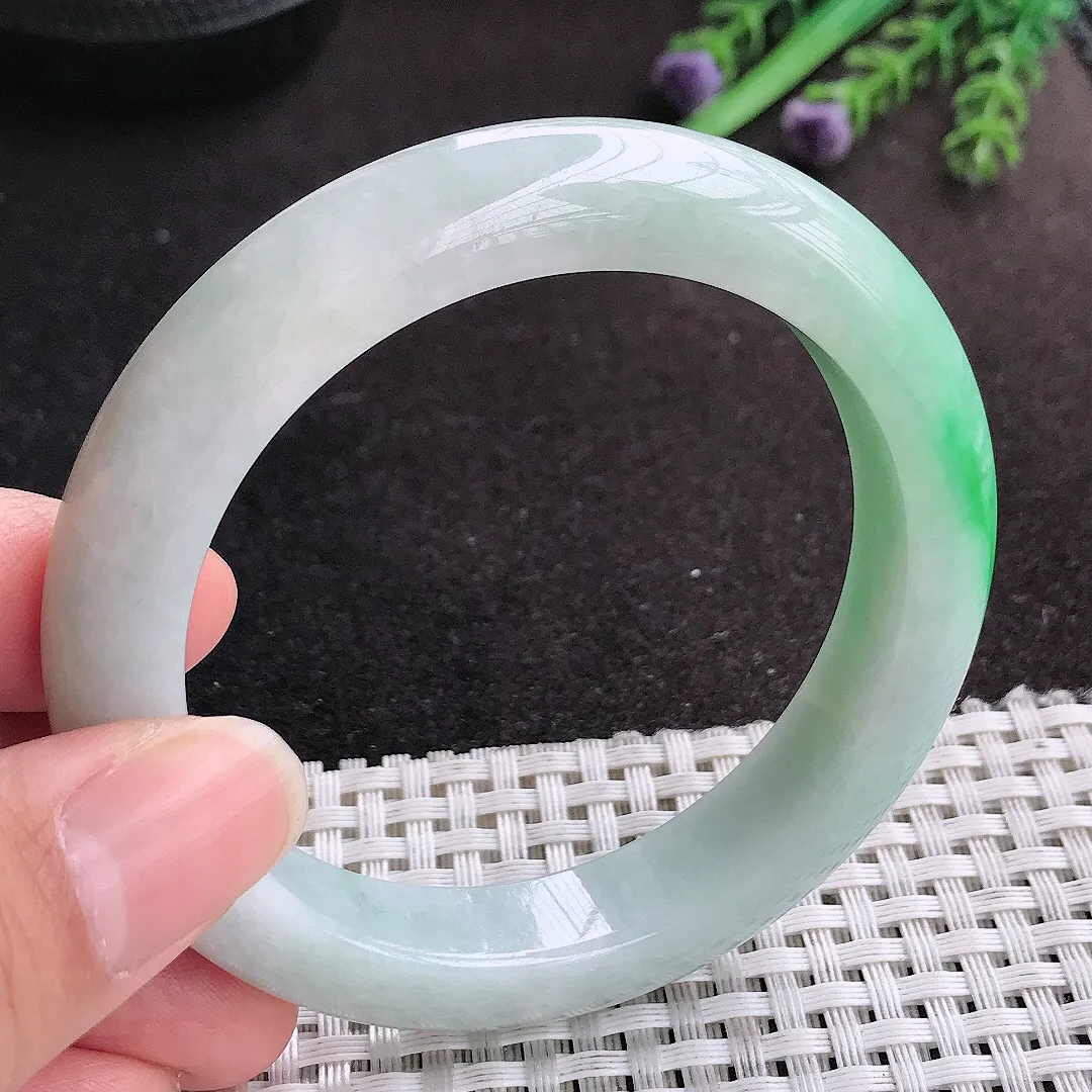 天然A货翡翠55.5/11.7/9.2老坑精美飘阳绿手镯宽边玉手镯