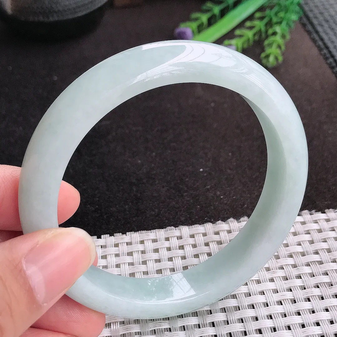 天然A货翡翠60.5/12.7/8.6老坑秀气温润大圈口手镯宽边玉手镯
