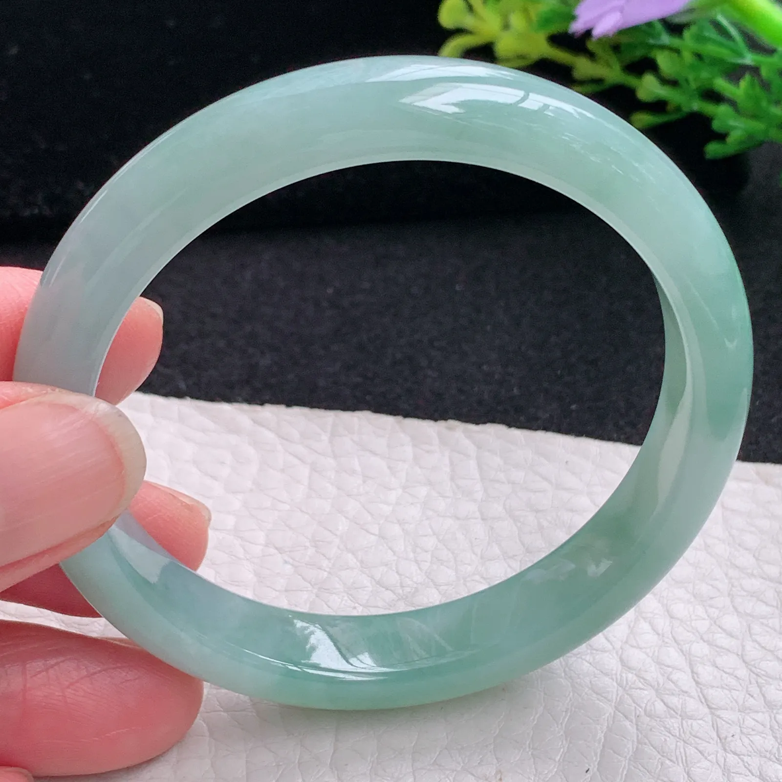 n自然光54*10.3*7平安镯 缅甸翡翠a货玉手镯秀气清韵宽边玉手环