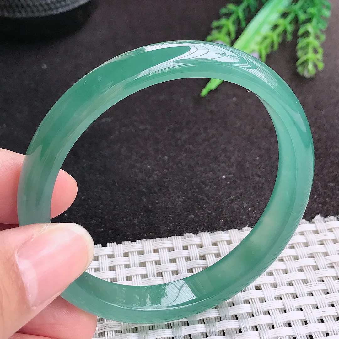 天然A货翡翠57.5/10.2/6.5老坑冰胶果冻冰纯满色天空蓝冰蓝手镯宽边玉手镯