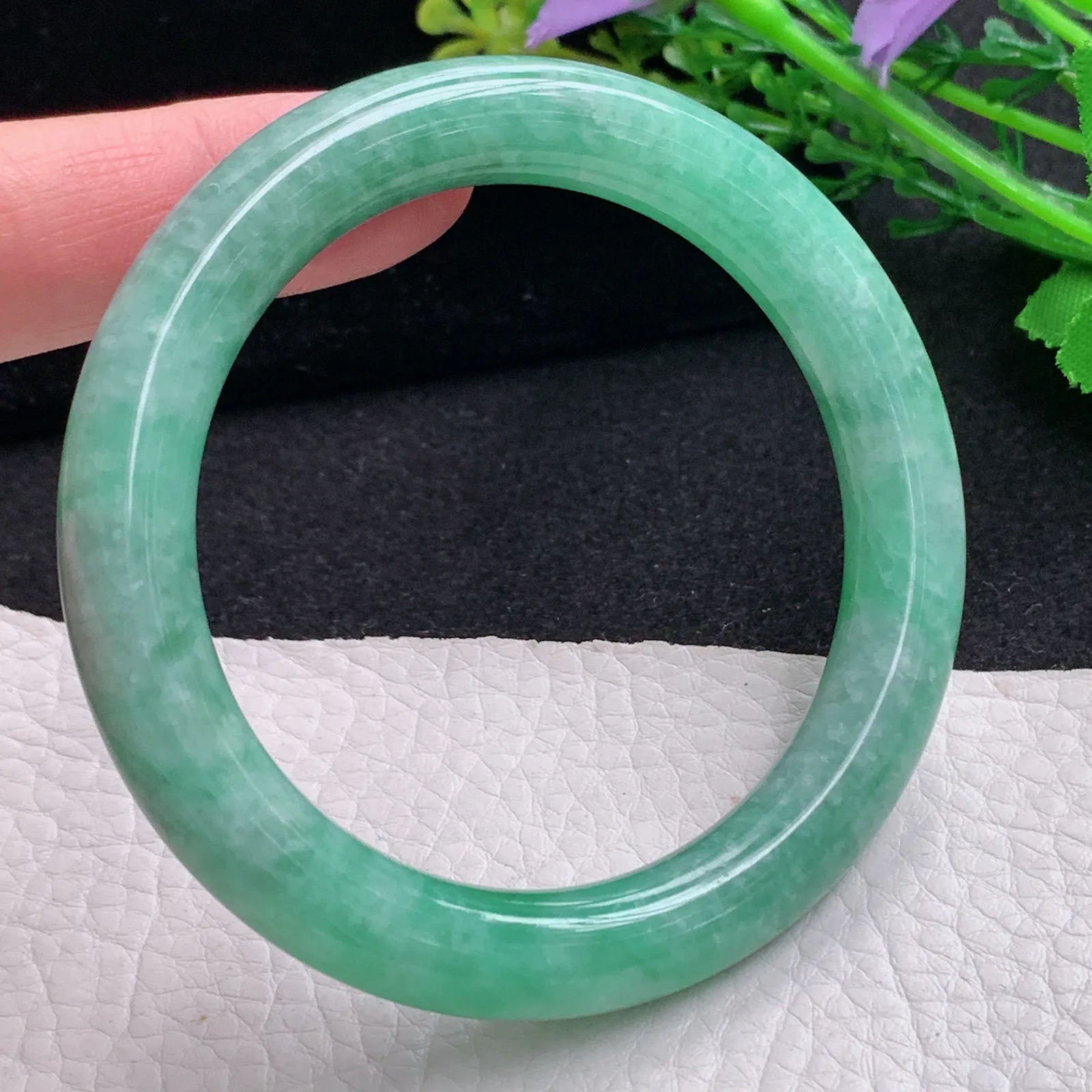 yh自然光55*9.6美人镯 缅甸翡翠a货玉手镯满绿圆条玉手环 叮当镯