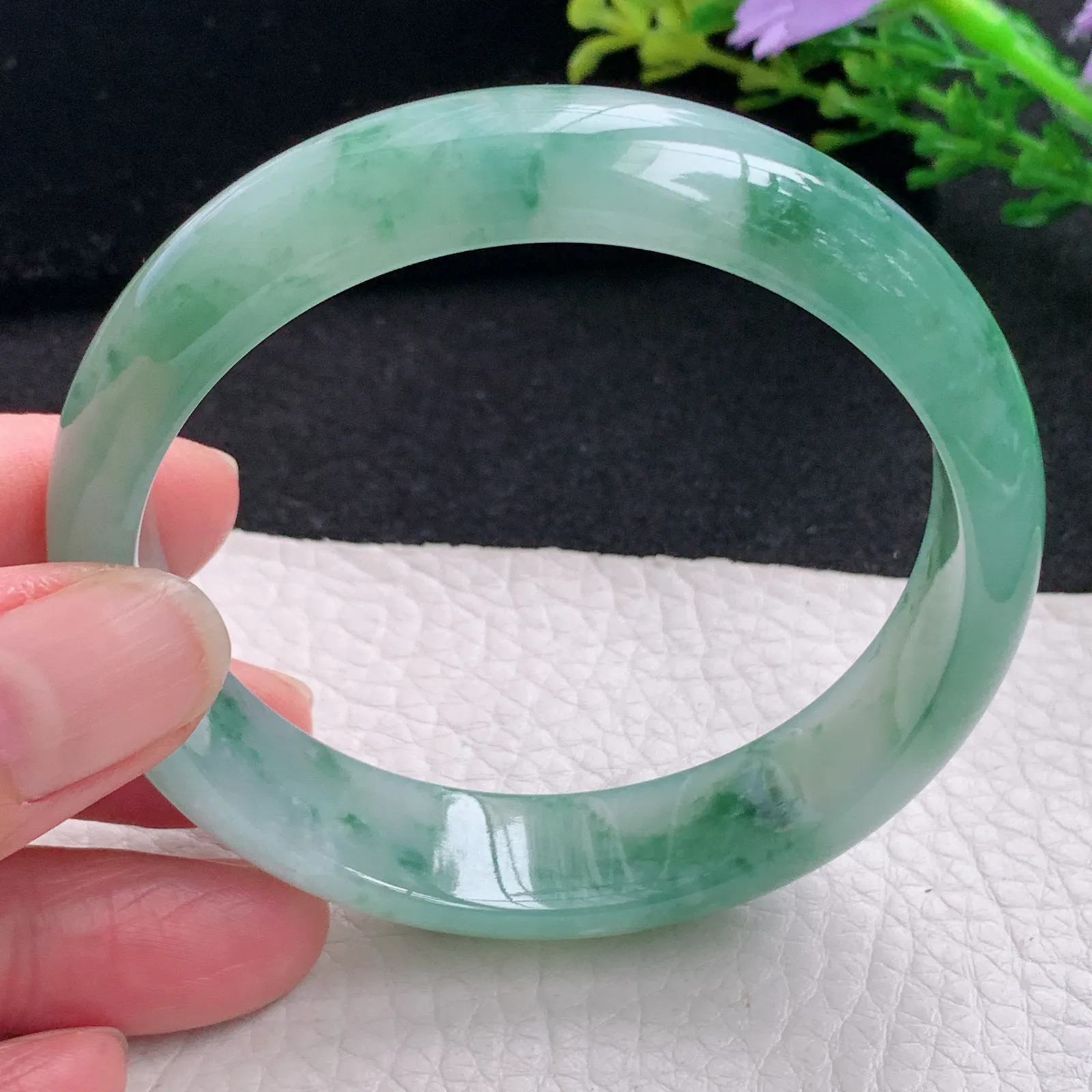 js自然光58.5*14.3*7平安镯 缅甸翡翠a货玉手镯冰飘花宽边玉手环