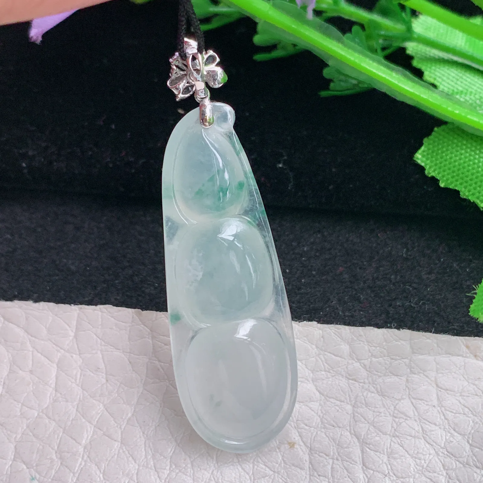 abc自然光48*14.3*6天然缅甸翡翠冰飘花平安豆 四季豆玉吊坠 玉挂件