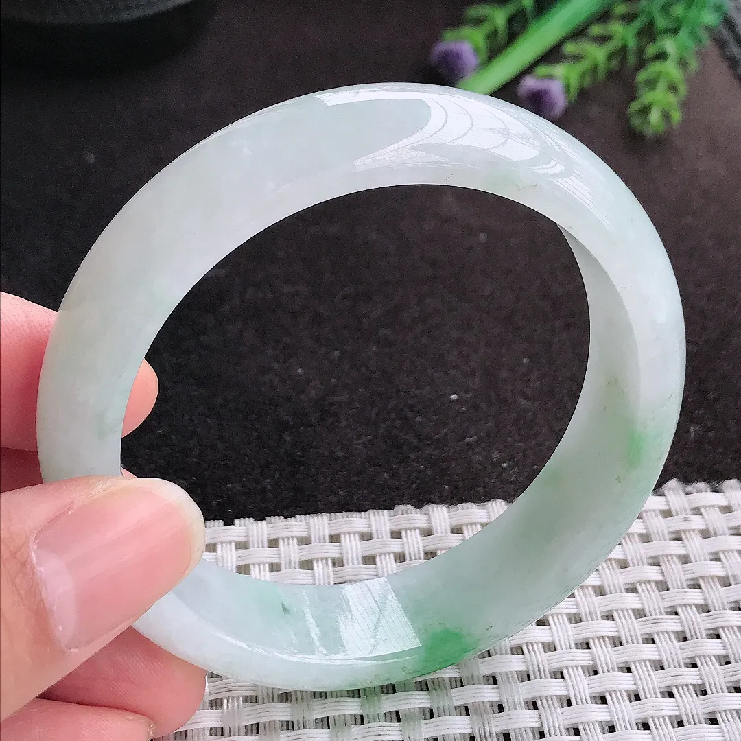 天然A货翡翠57.5/15.6/7.8老坑精美温润飘绿轮胎手镯宽边玉手镯