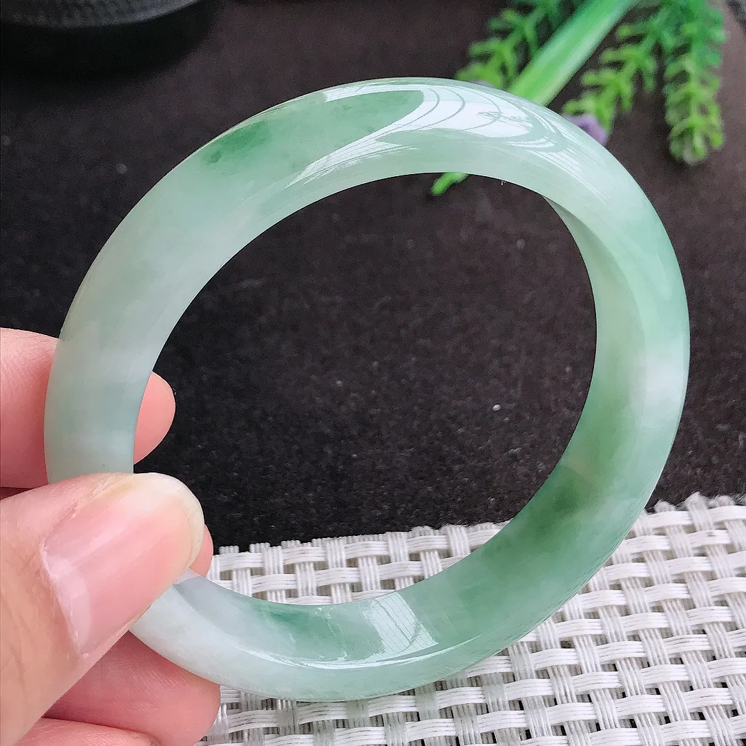 天然A货翡翠58/13.2/8老坑冰润起胶飘花手镯宽边玉手镯