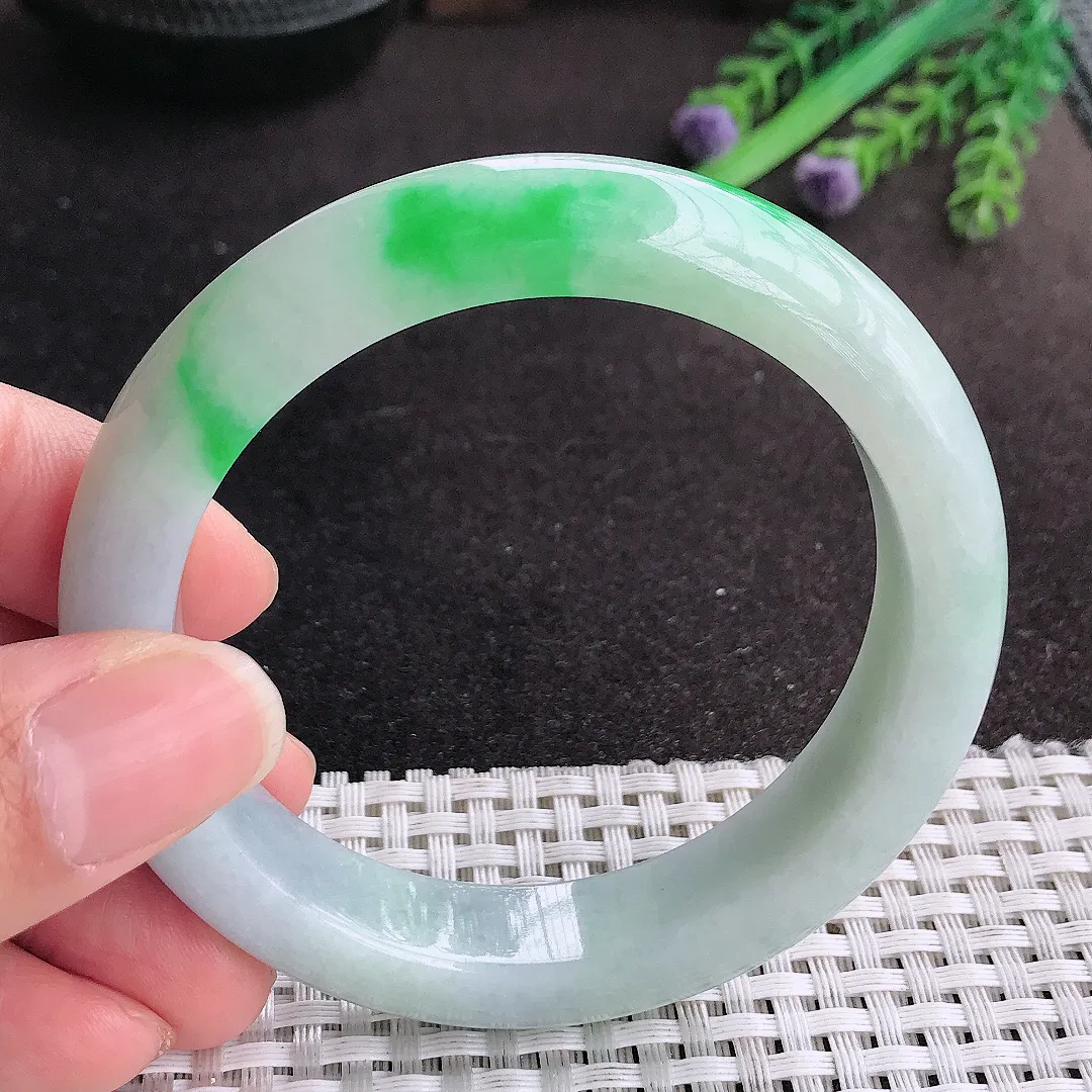 天然A货翡翠56.5/12.8/9老坑精美温润飘阳绿手镯宽边玉手镯