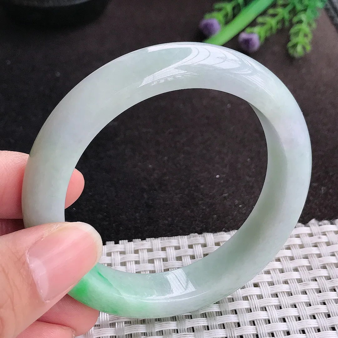 天然A货翡翠56.5/12.8/9老坑精美温润飘阳绿手镯宽边玉手镯