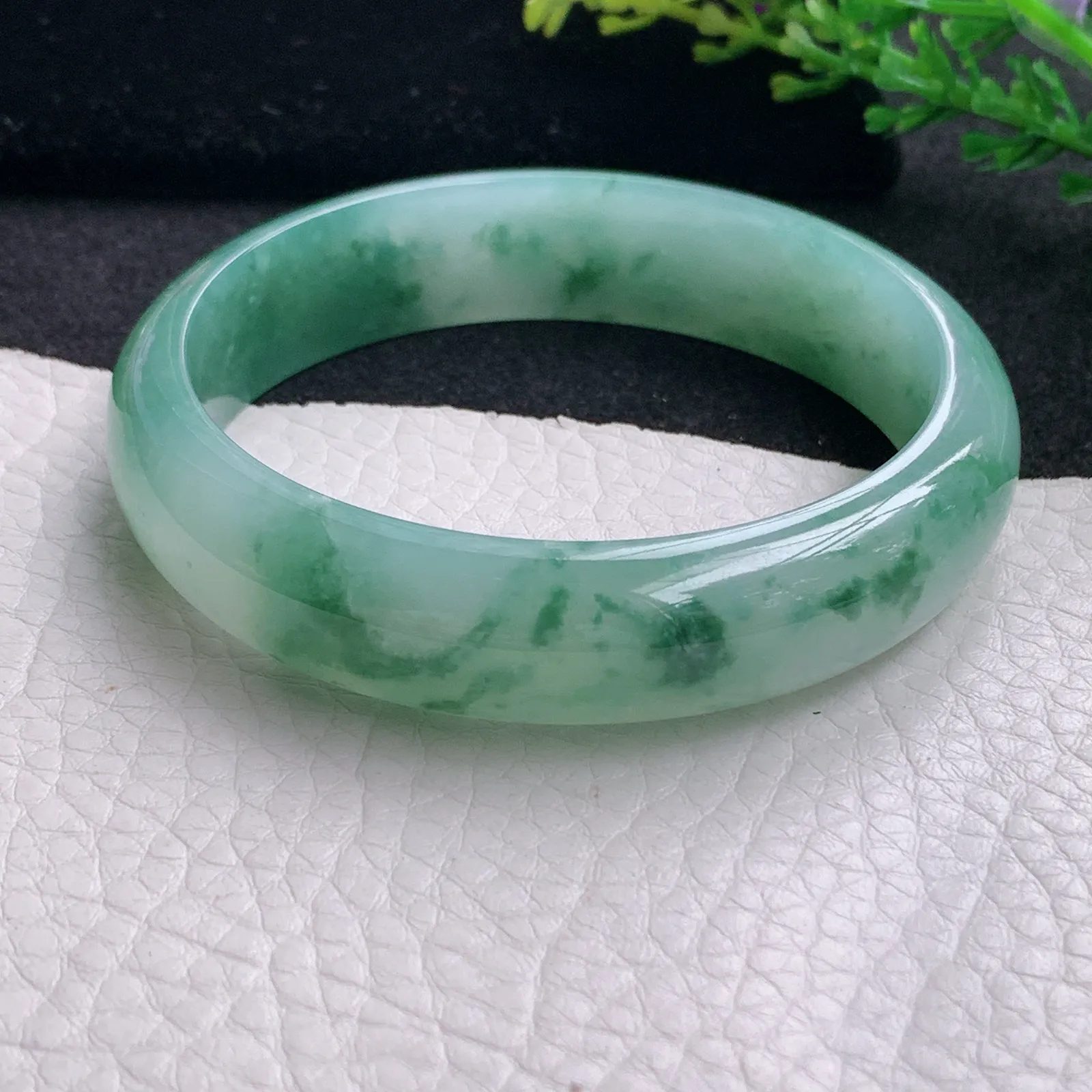 js自然光58.5*14.3*7平安镯 缅甸翡翠a货玉手镯冰飘花宽边玉手环