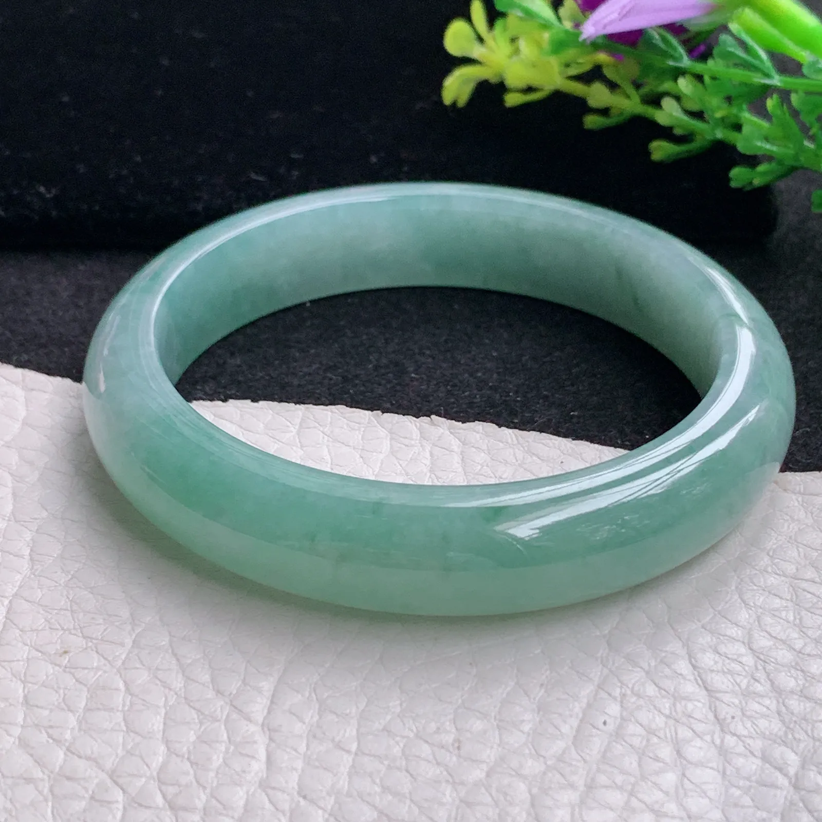 n自然光57*12.6*8平安镯 缅甸翡翠a货玉手镯飘花蓝韵宽边玉手环