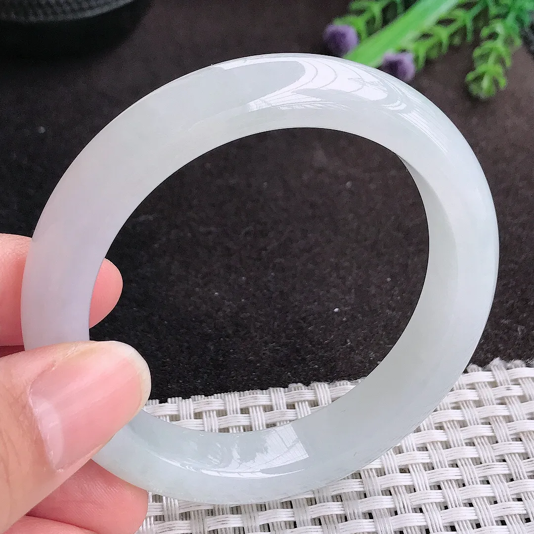 天然A货翡翠55.5/12.3/9老坑冰润果冻胶月光白手镯宽边玉手镯