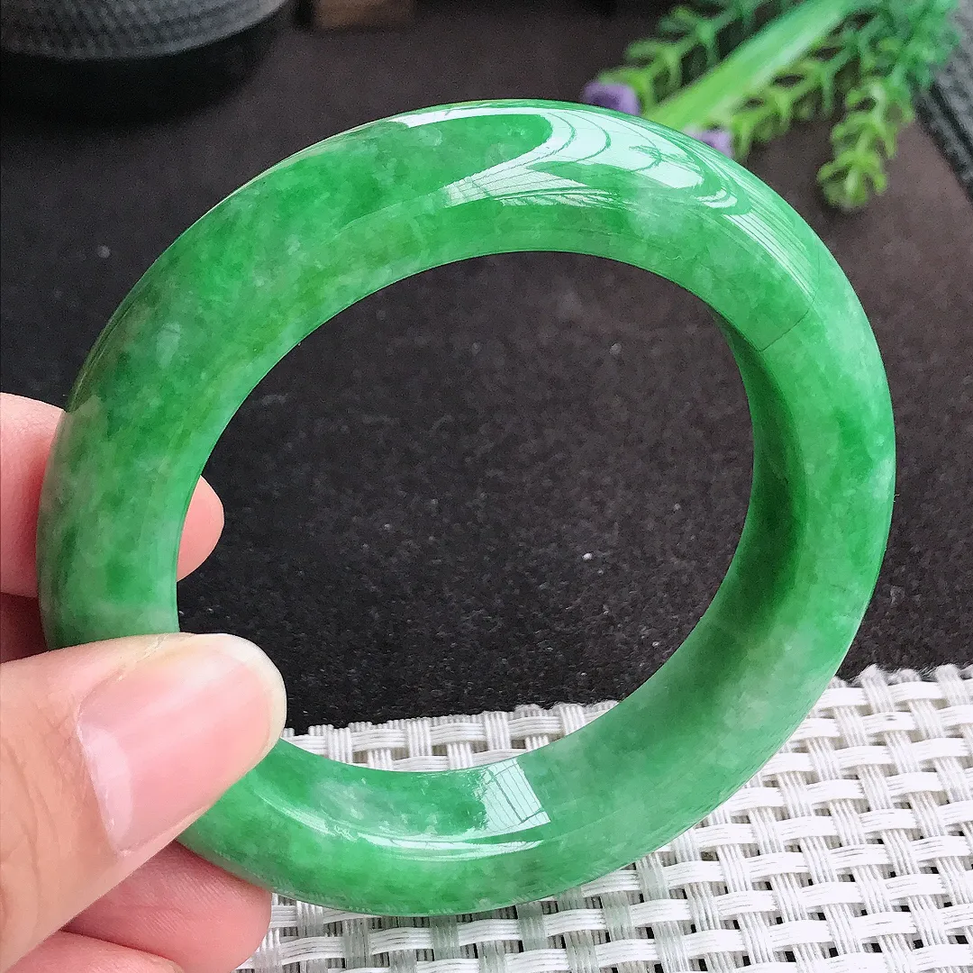 天然A货翡翠55.3/13.6/10.8老坑精美温润满绿辣阳绿手镯宽边玉手镯