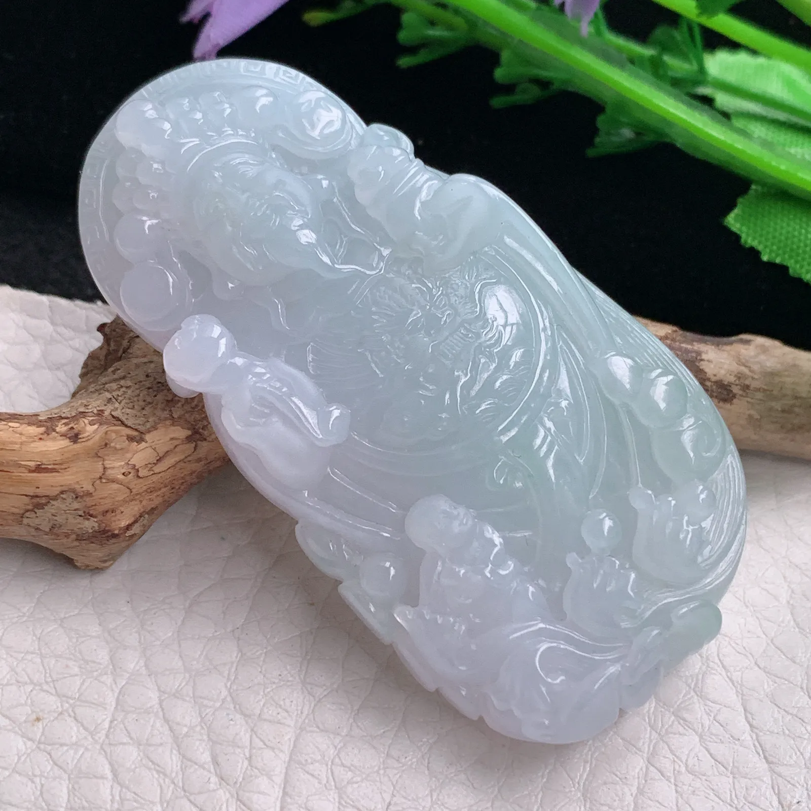 abc自然光63.2*33.5*9.3天然缅甸翡翠浅绿财神爷 财爷玉吊坠 玉挂件