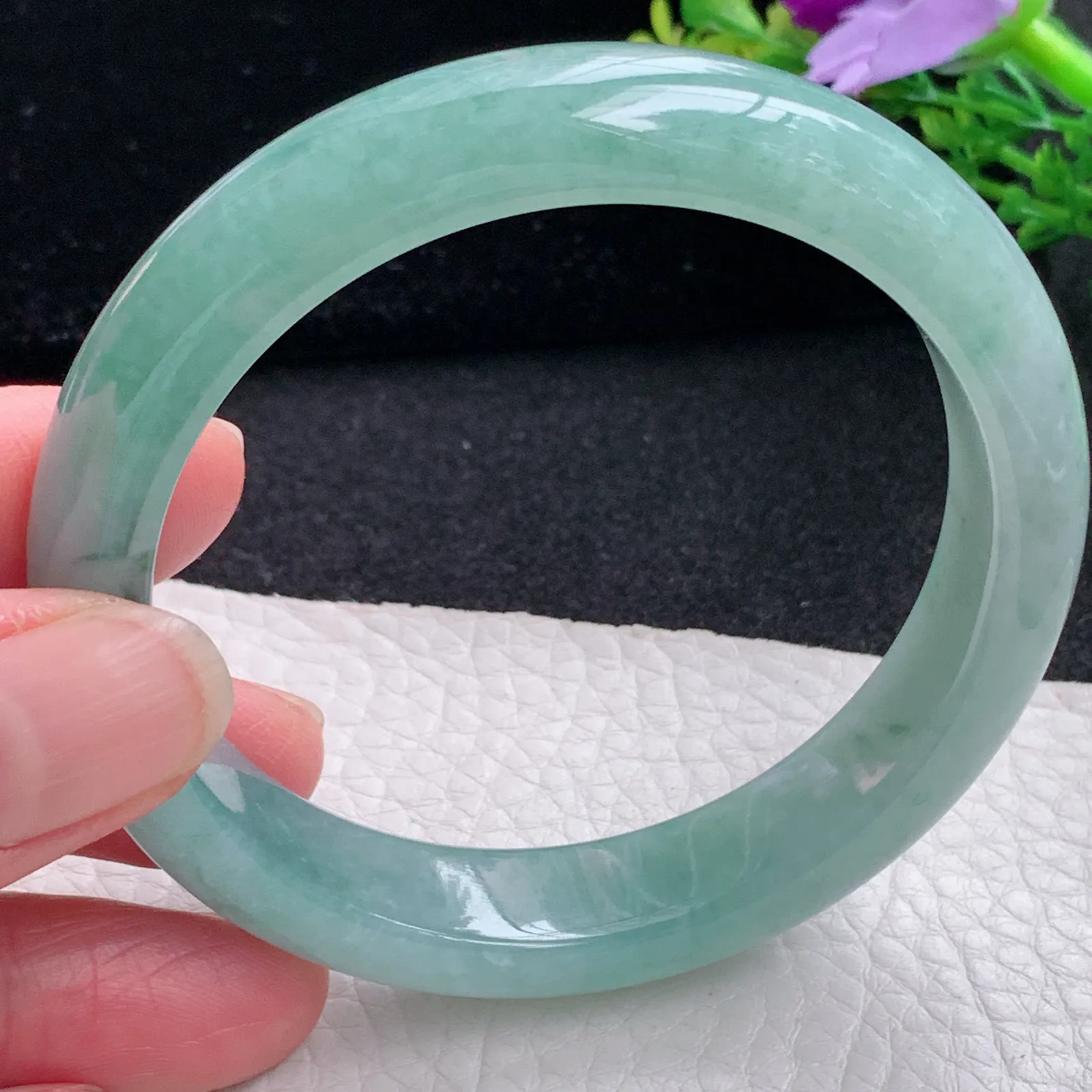 n自然光57*12.6*8平安镯 缅甸翡翠a货玉手镯飘花蓝韵宽边玉手环