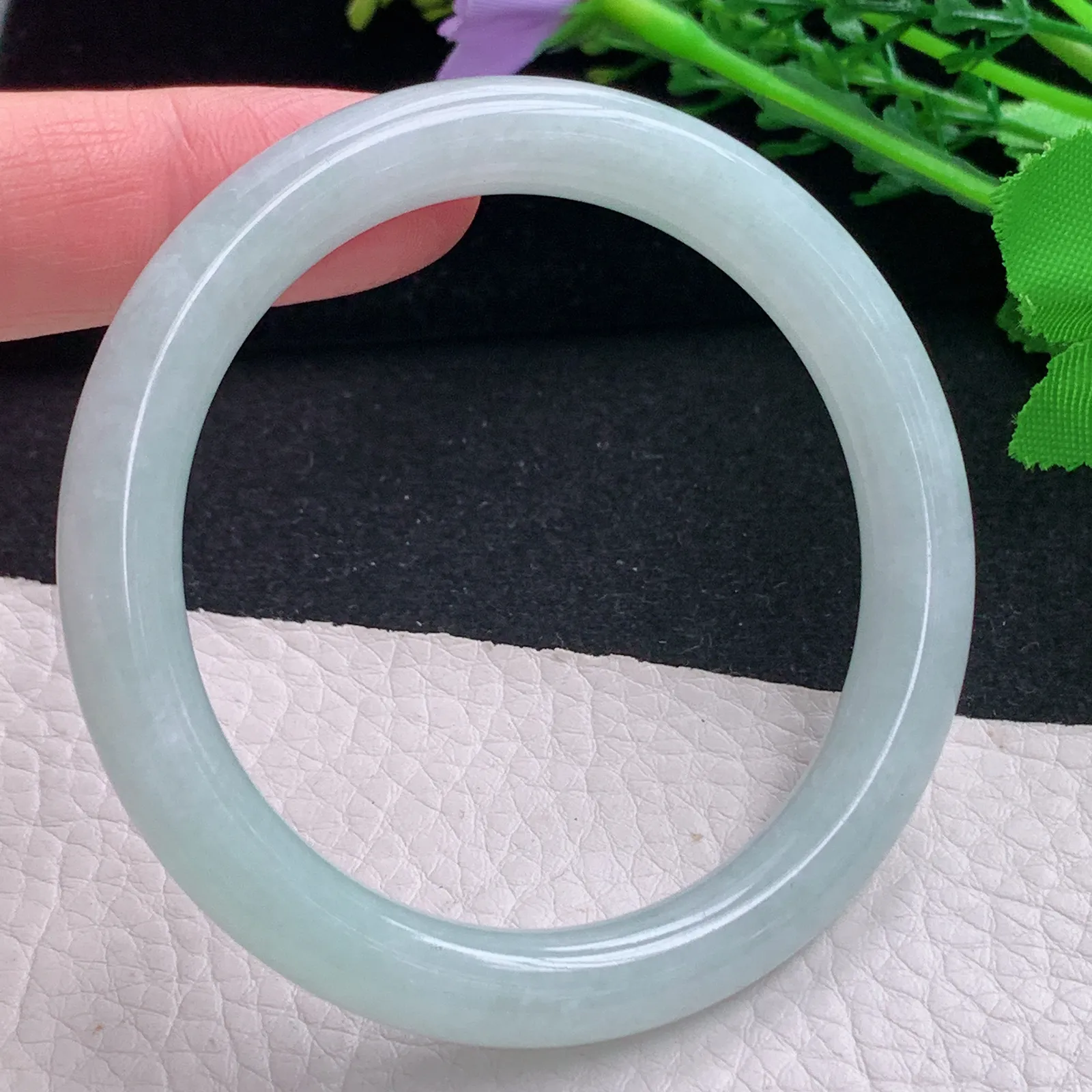 jxn自然光53.5*8.3叮当镯 缅甸翡翠a货玉手镯浅绿秀气圆条玉手环