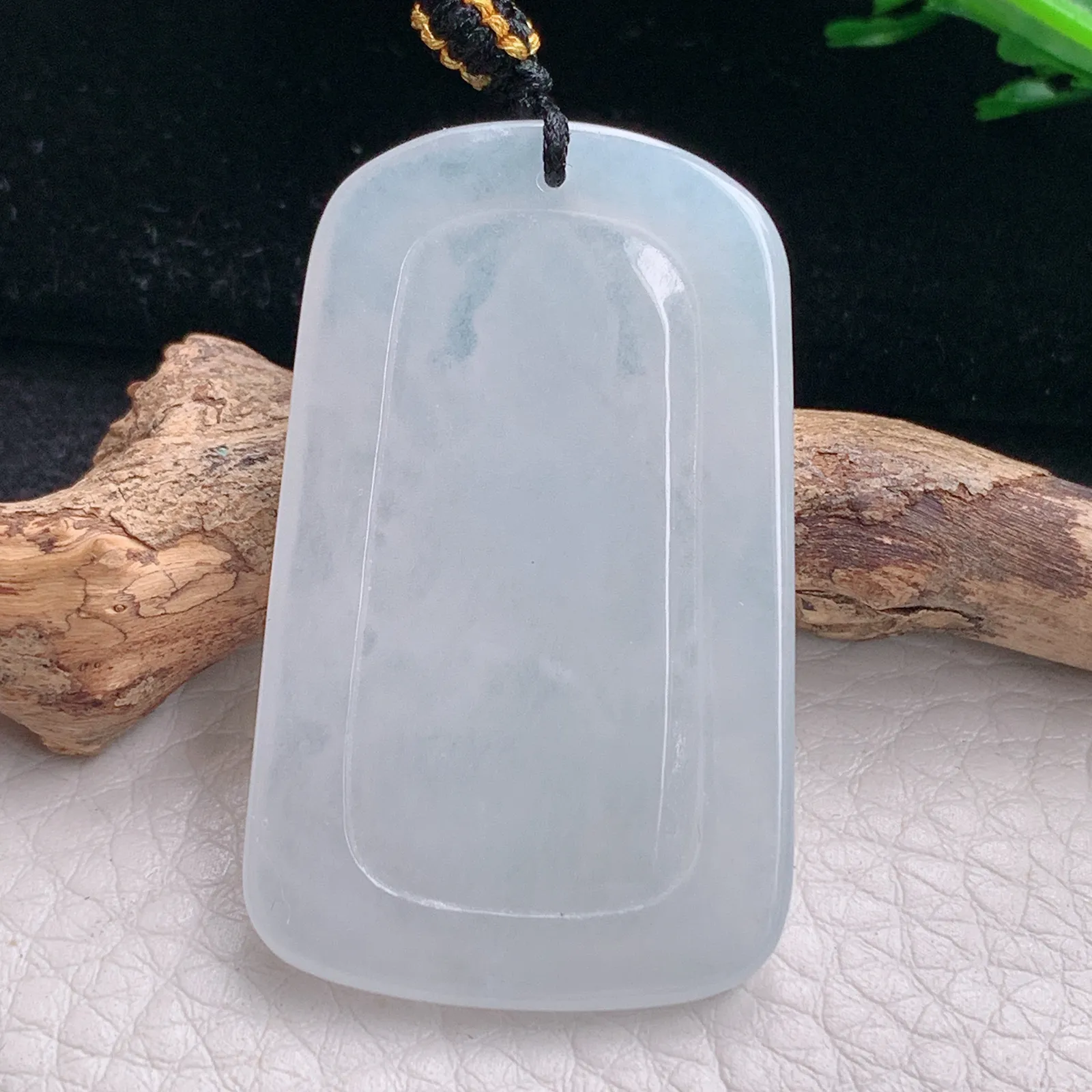 kh自然光44.3*27*5.7天然缅甸翡翠白月光水润千手观音玉吊坠 玉挂件