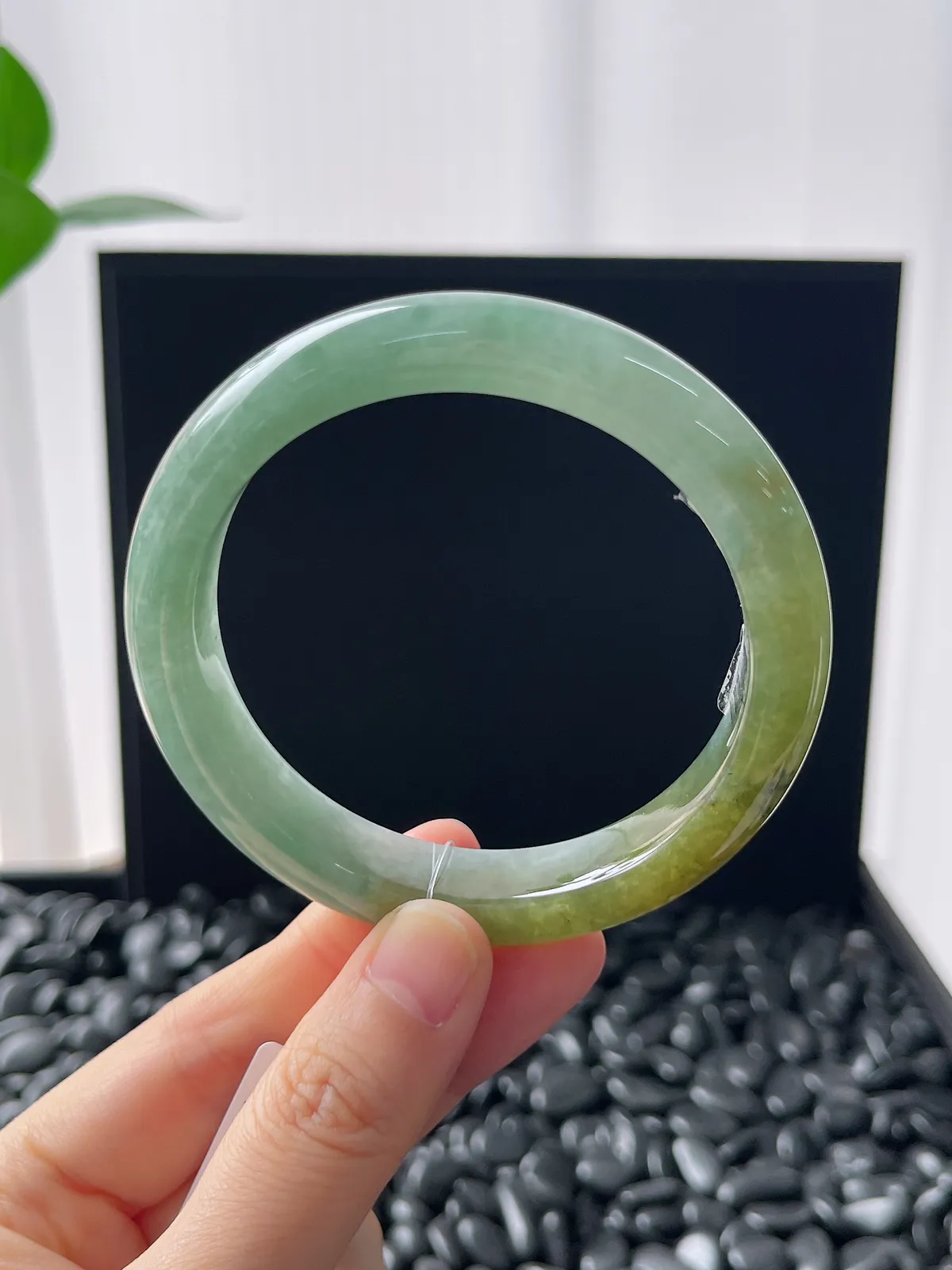 正圈57.6圈口，翡翠糯化种黄加绿手镯