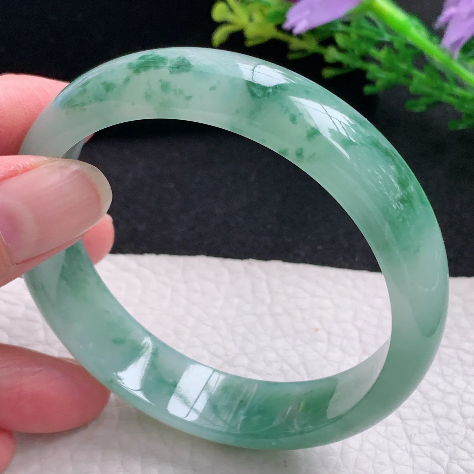 js自然光58.5*14.3*7平安镯 缅甸翡翠a货玉手镯冰飘花宽边玉手环