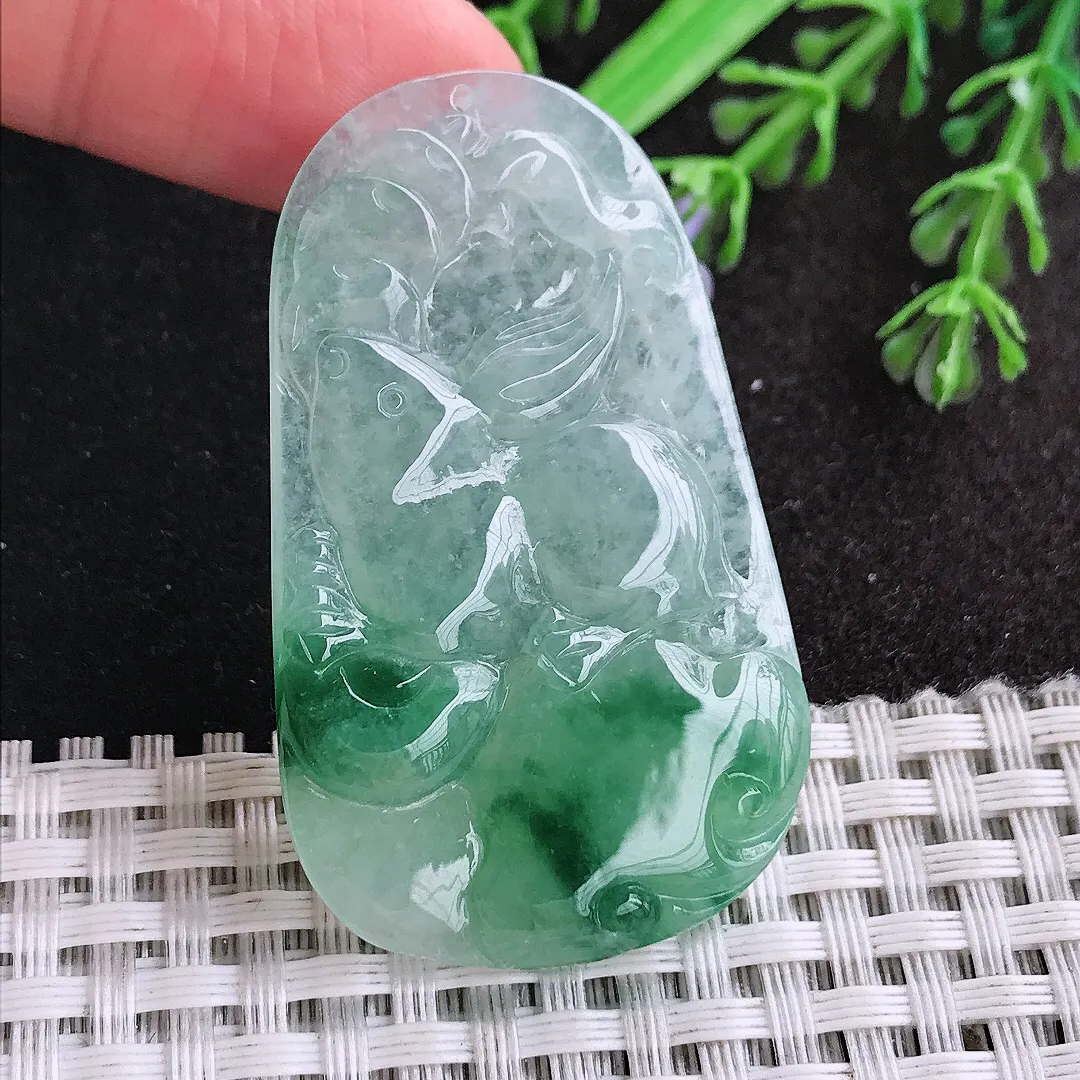 天然a货翡翠50/30/4.7老坑冰胶果冻飘花小兔子吊坠翡翠生肖兔挂件