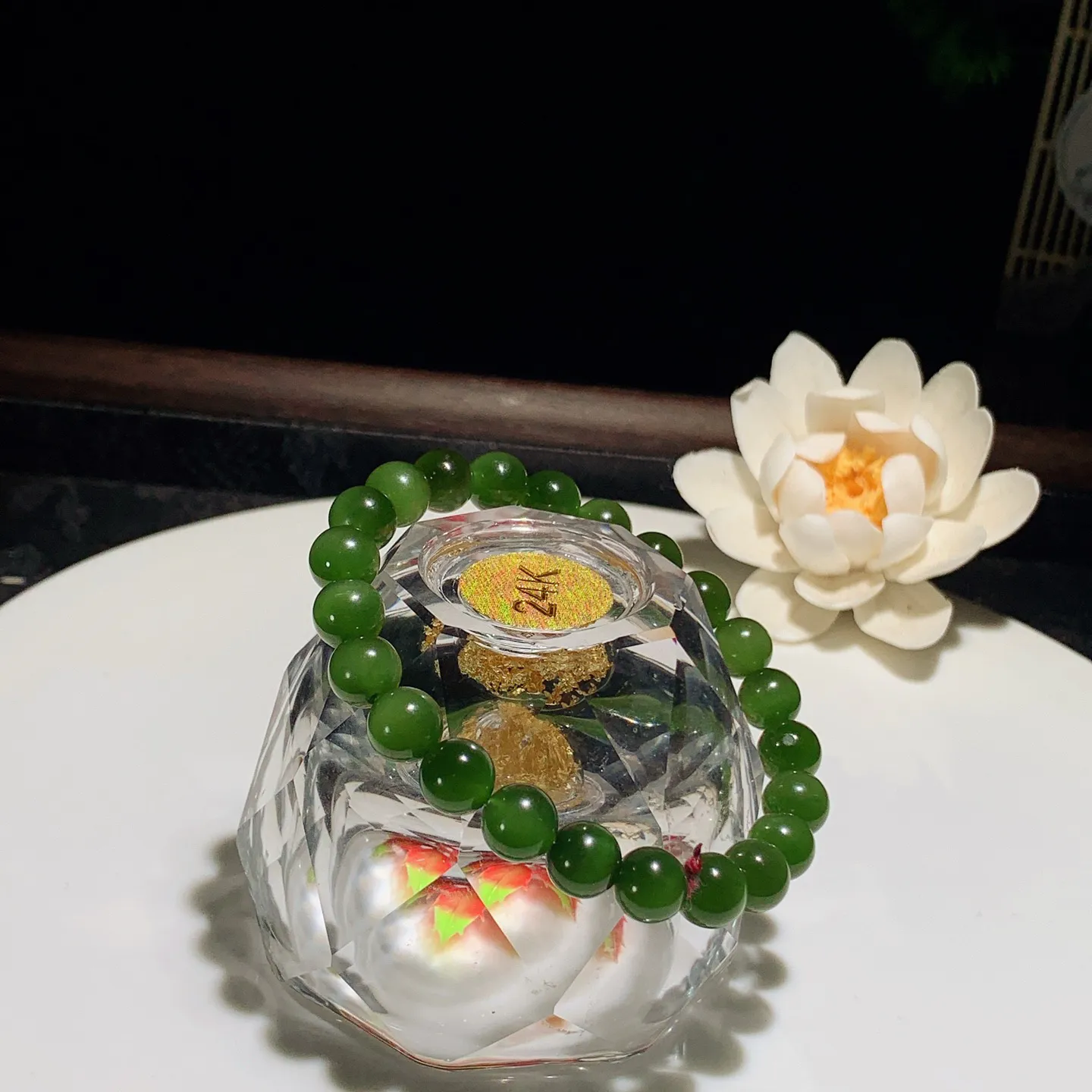 和田玉菠菜绿俄罗斯碧玉手串。单颗尺寸8！玉质细腻油润。手推出油。佩戴高端典雅。lt251201