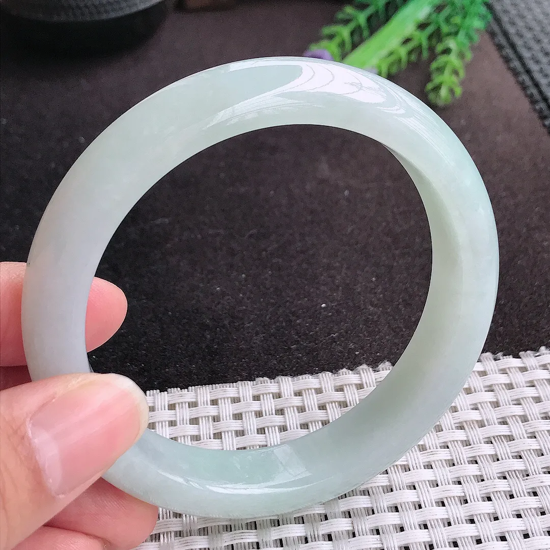 天然A货翡翠60.5/13.3/8.8老坑冰润起胶浅绿手镯宽边玉手镯