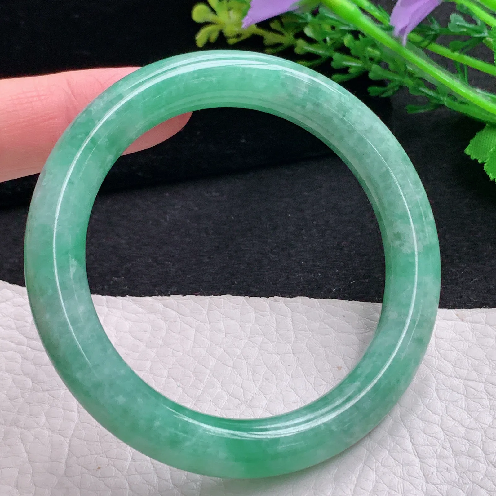 yh自然光55*9.6美人镯 缅甸翡翠a货玉手镯满绿圆条玉手环 叮当镯