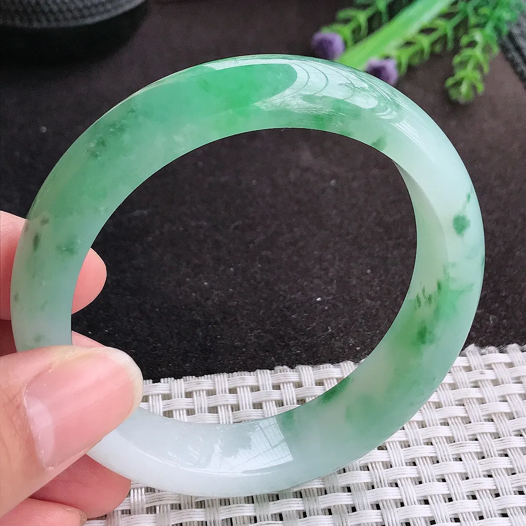 天然A货翡翠58/14.5/8.6老坑冰胶水灵冰晴绿手镯宽边玉手镯