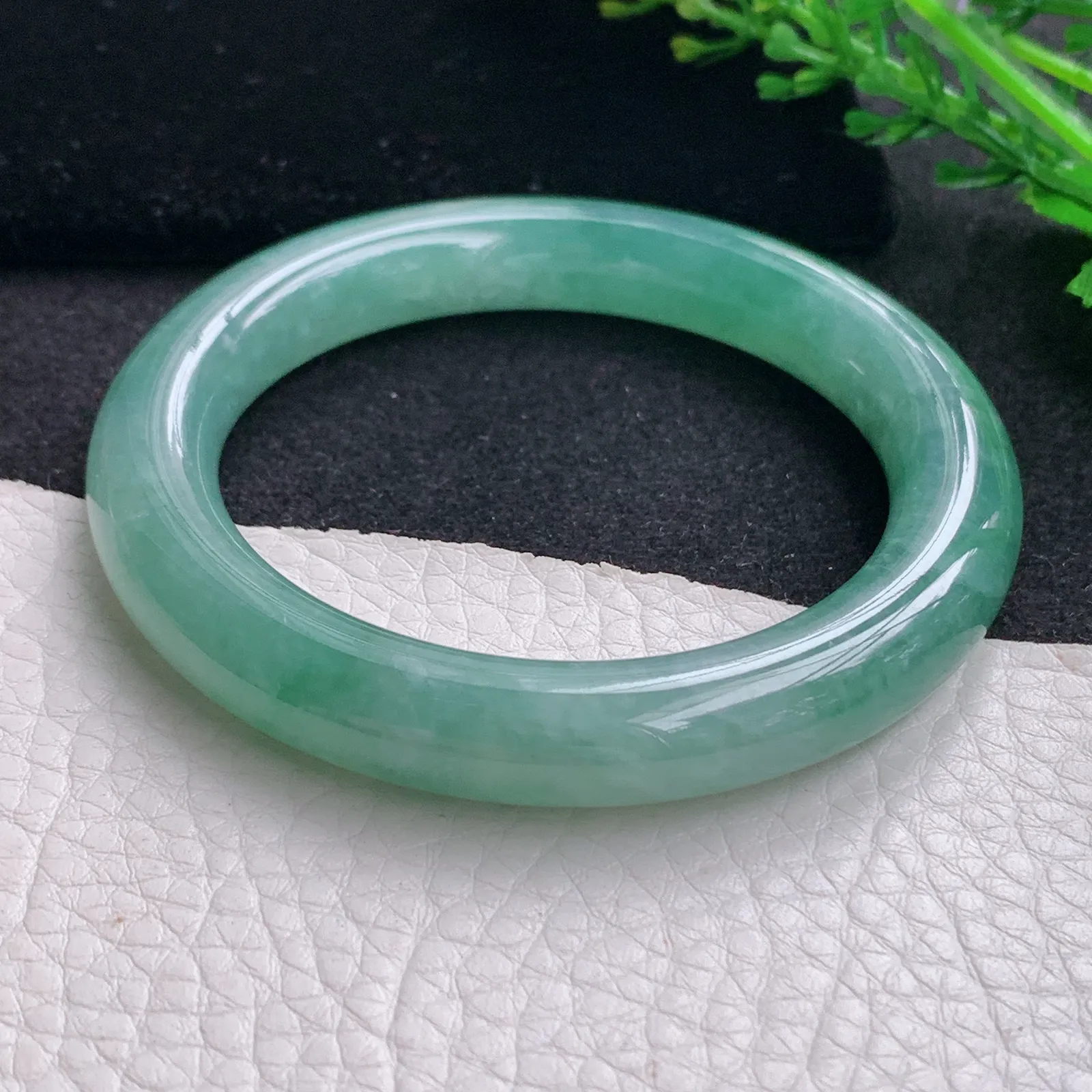 z自然光54*10美人镯 缅甸翡翠a货玉手镯满绿水润圆条玉手环