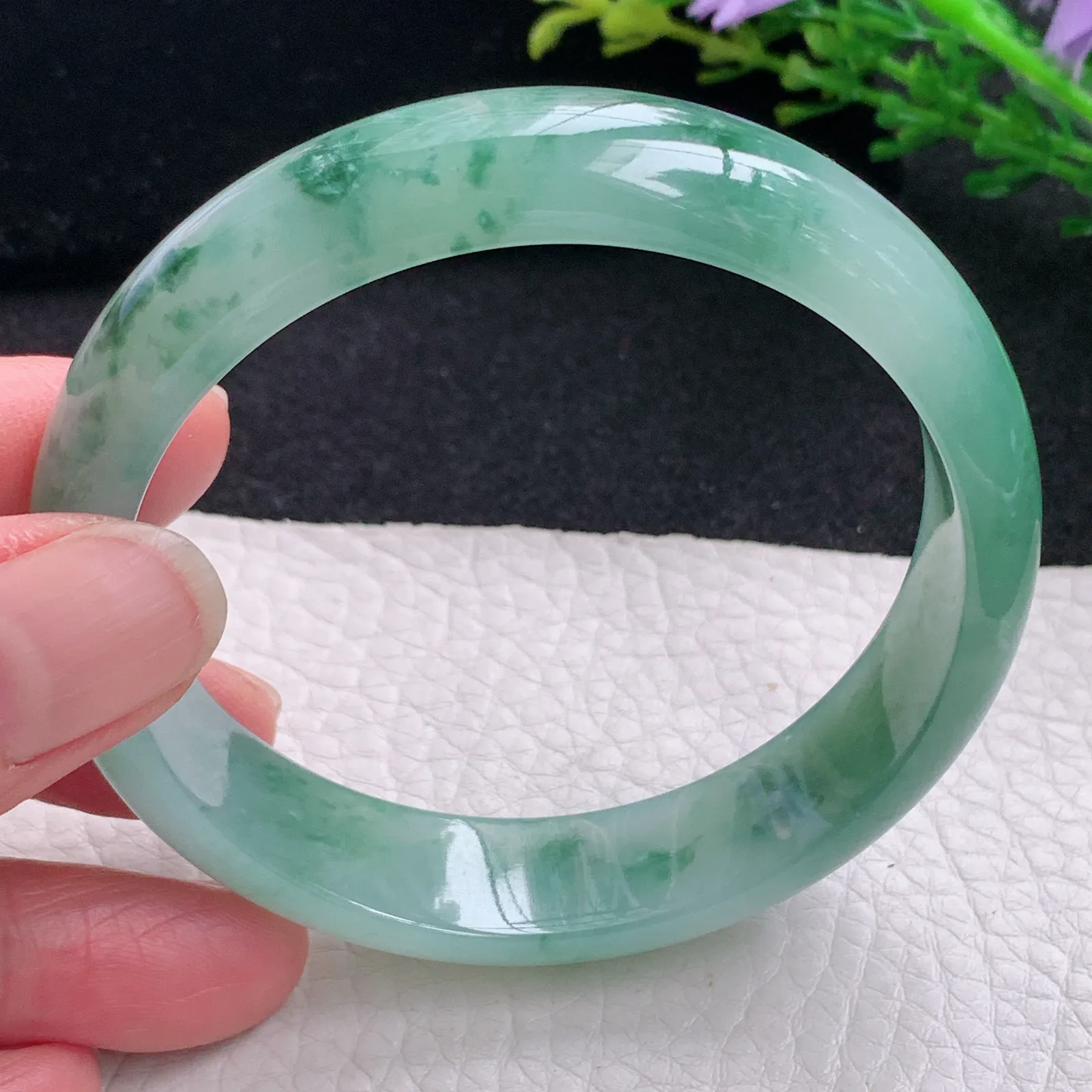 js自然光58.5*14.3*7平安镯 缅甸翡翠a货玉手镯冰飘花宽边玉手环