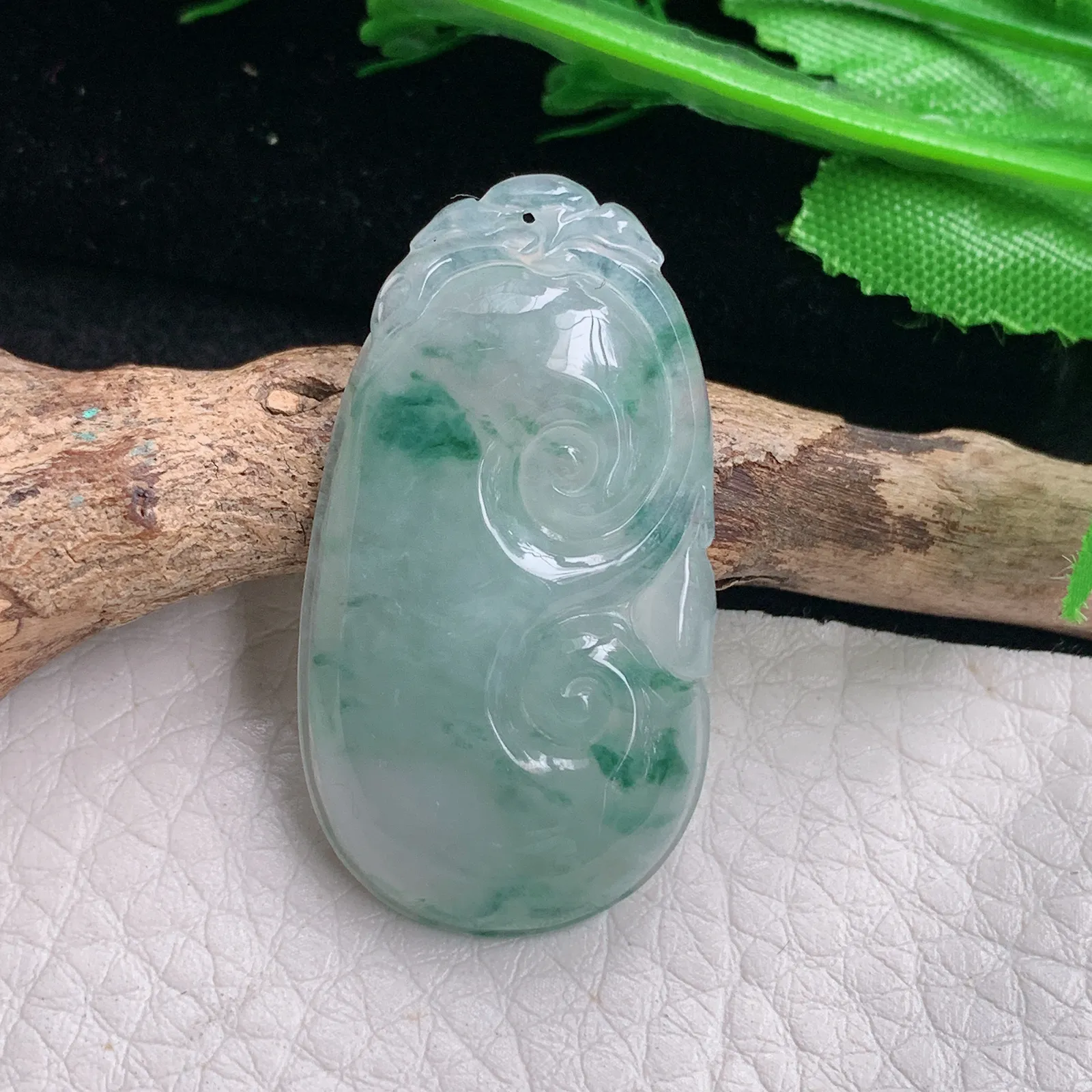 abc自然光37.5*20.5*5.2天然缅甸翡翠冰飘花秀气如意玉吊坠 玉挂件