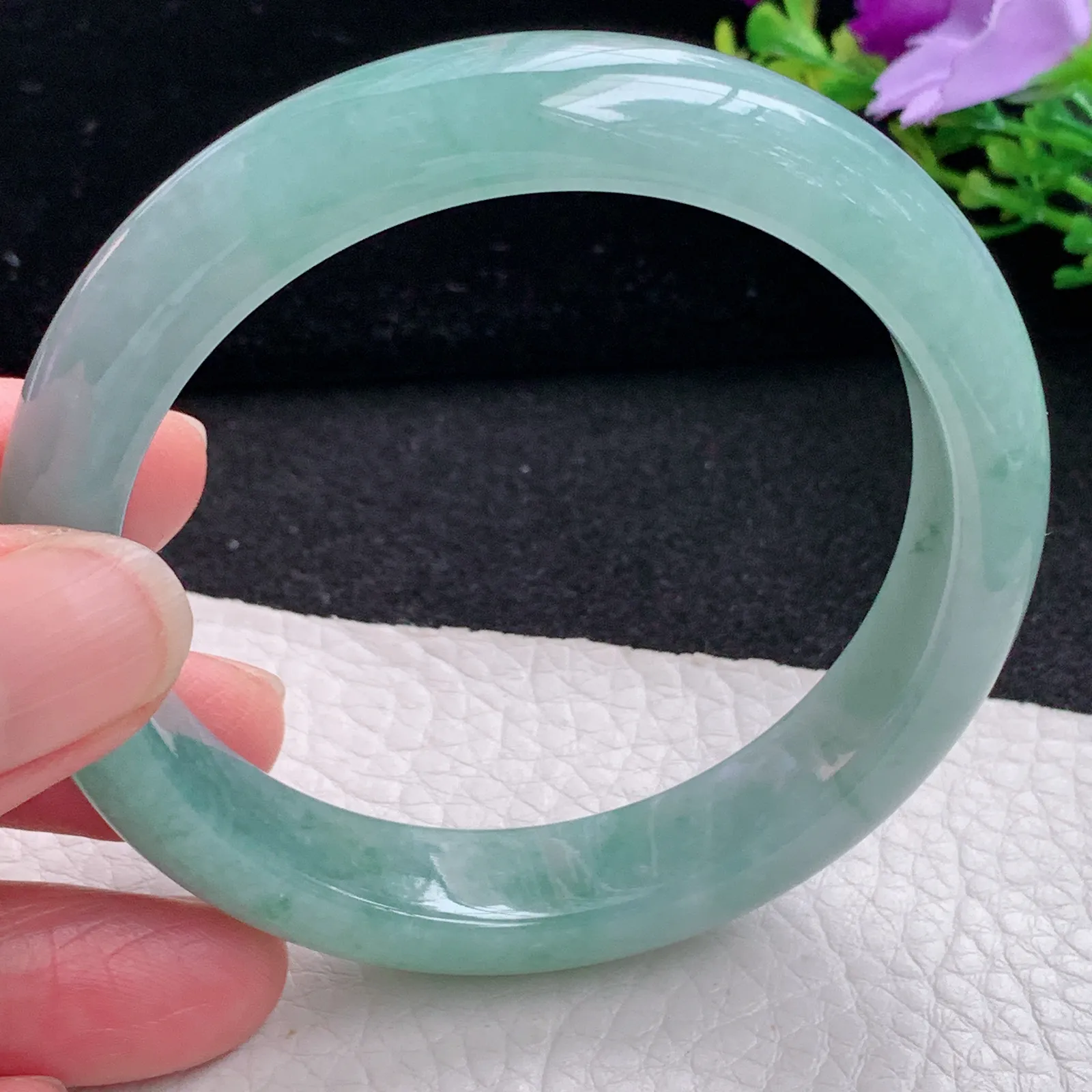 n自然光57*12.6*8平安镯 缅甸翡翠a货玉手镯飘花蓝韵宽边玉手环