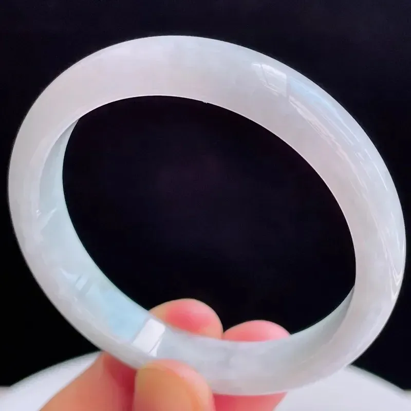 55.6圈有种有色天然翡翠A货玉手镯好种水浅绿水润手镯 44.07g