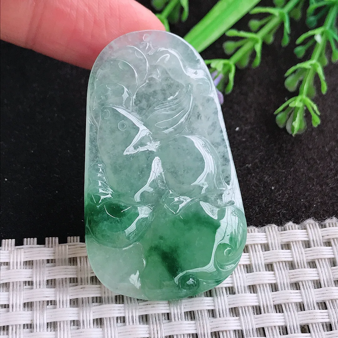 天然a货翡翠50/30/4.7老坑冰胶果冻飘花小兔子吊坠翡翠生肖兔挂件