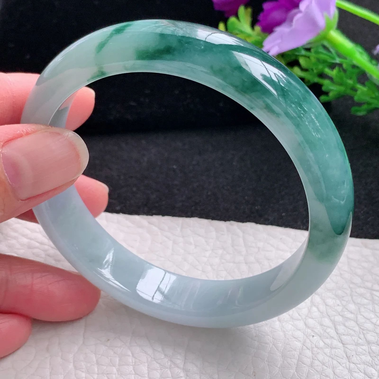 js大圈口61*13.6*8平安镯 缅甸翡翠a货玉手镯半山水飘花宽边玉手环