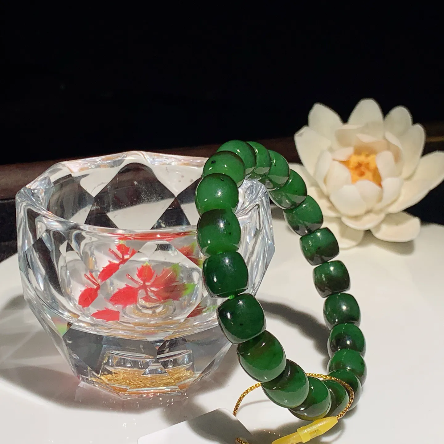 和田玉粉青红皮料俄罗斯碧玉直切老型珠手串。单颗尺寸9/10！玉质细腻油润。手推出油。佩戴高端典雅。lt251201