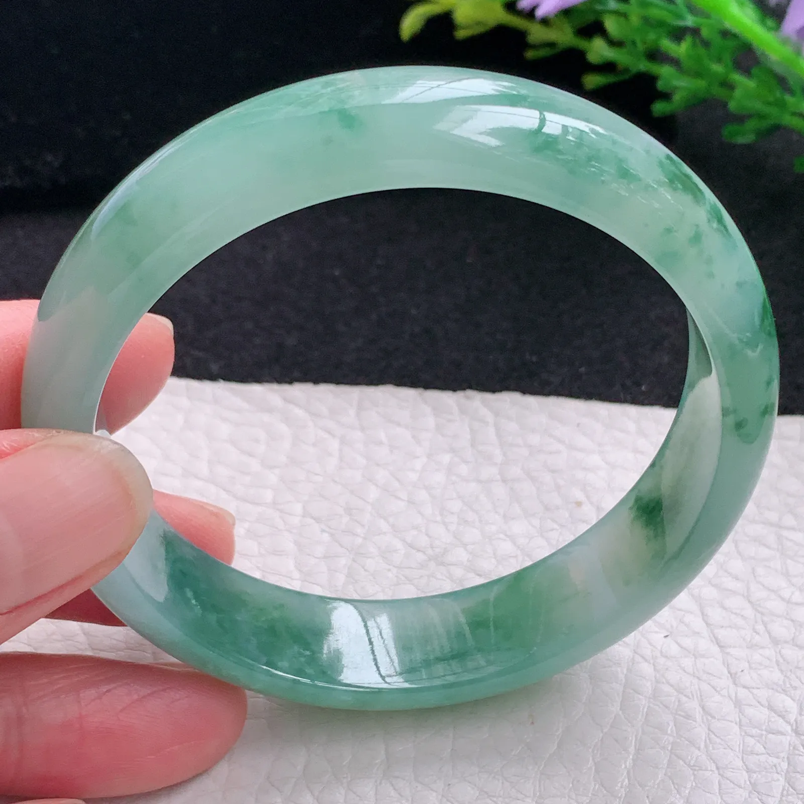 js自然光58.5*14.3*7平安镯 缅甸翡翠a货玉手镯冰飘花宽边玉手环