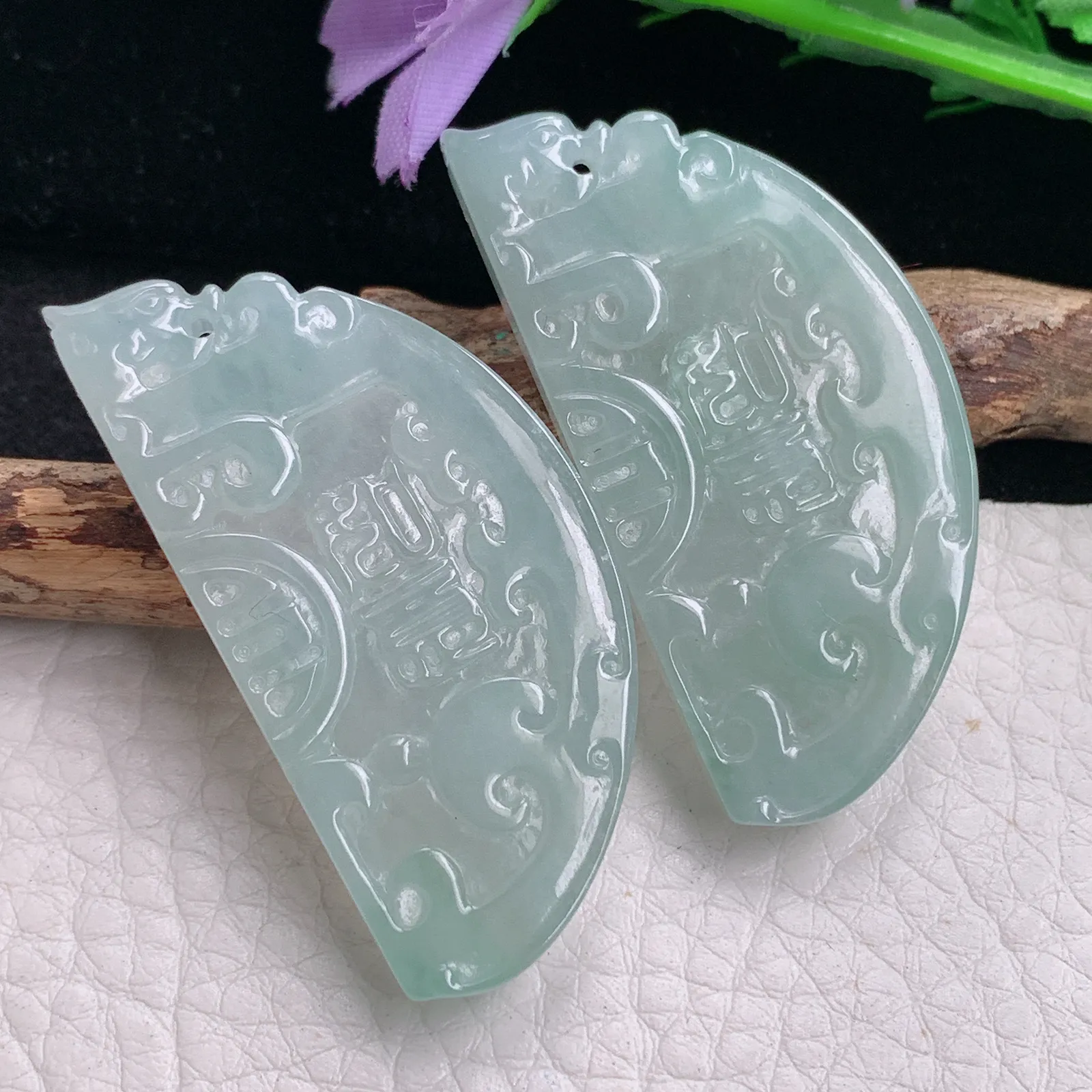 ktj自然光46*46.5*6天然缅甸翡翠冰胶清爽龙凤呈祥一对玉吊坠 玉挂件