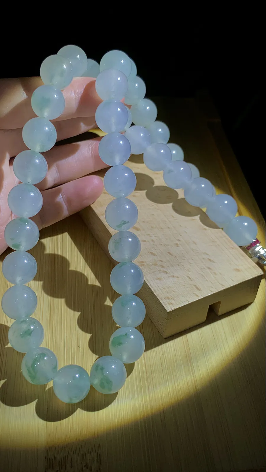 珠子珠链项链，直径约13.5mm，41粒，172g，
18K金，南非钻，红蓝宝扣子，