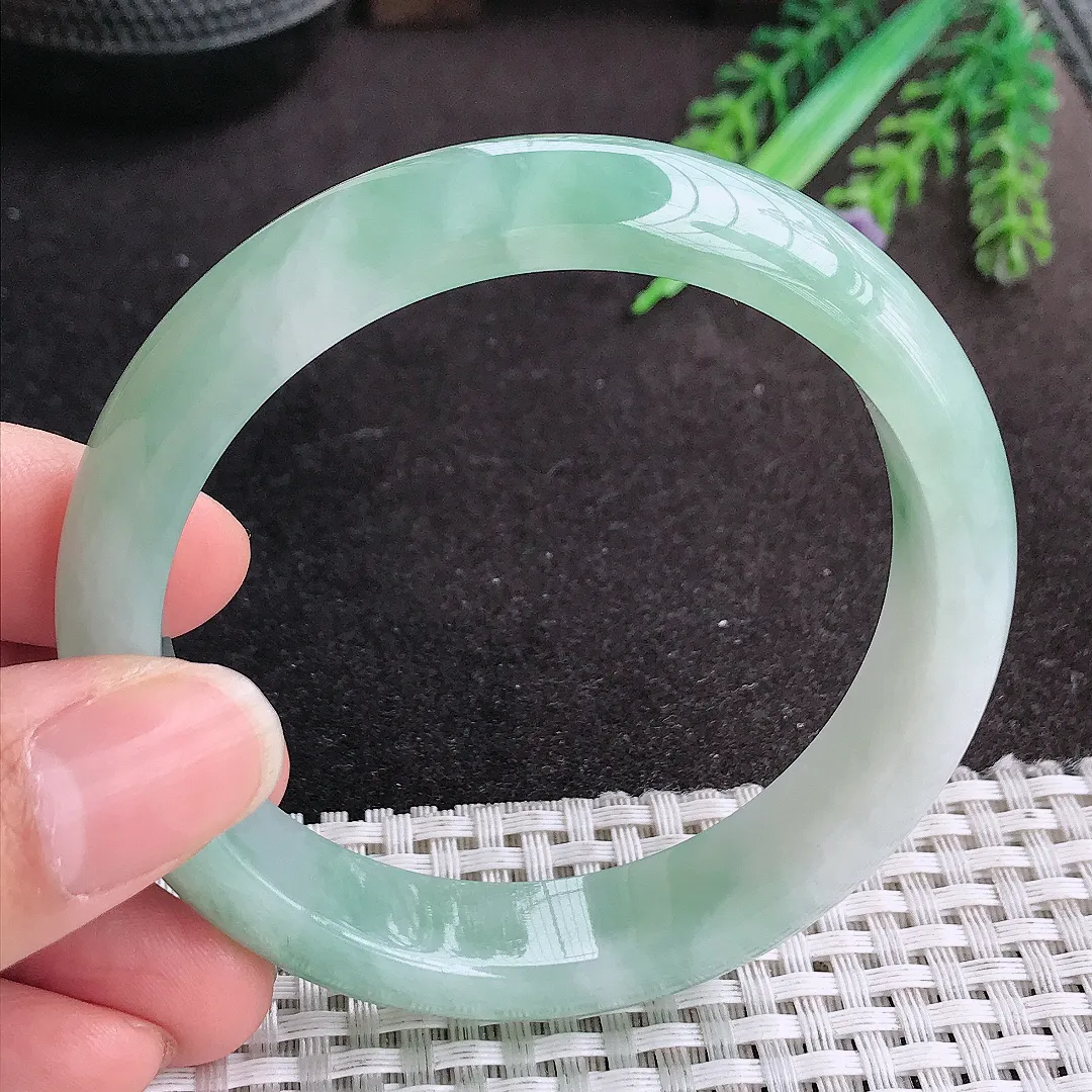 天然A货翡翠58/13.2/8老坑冰润起胶飘花手镯宽边玉手镯