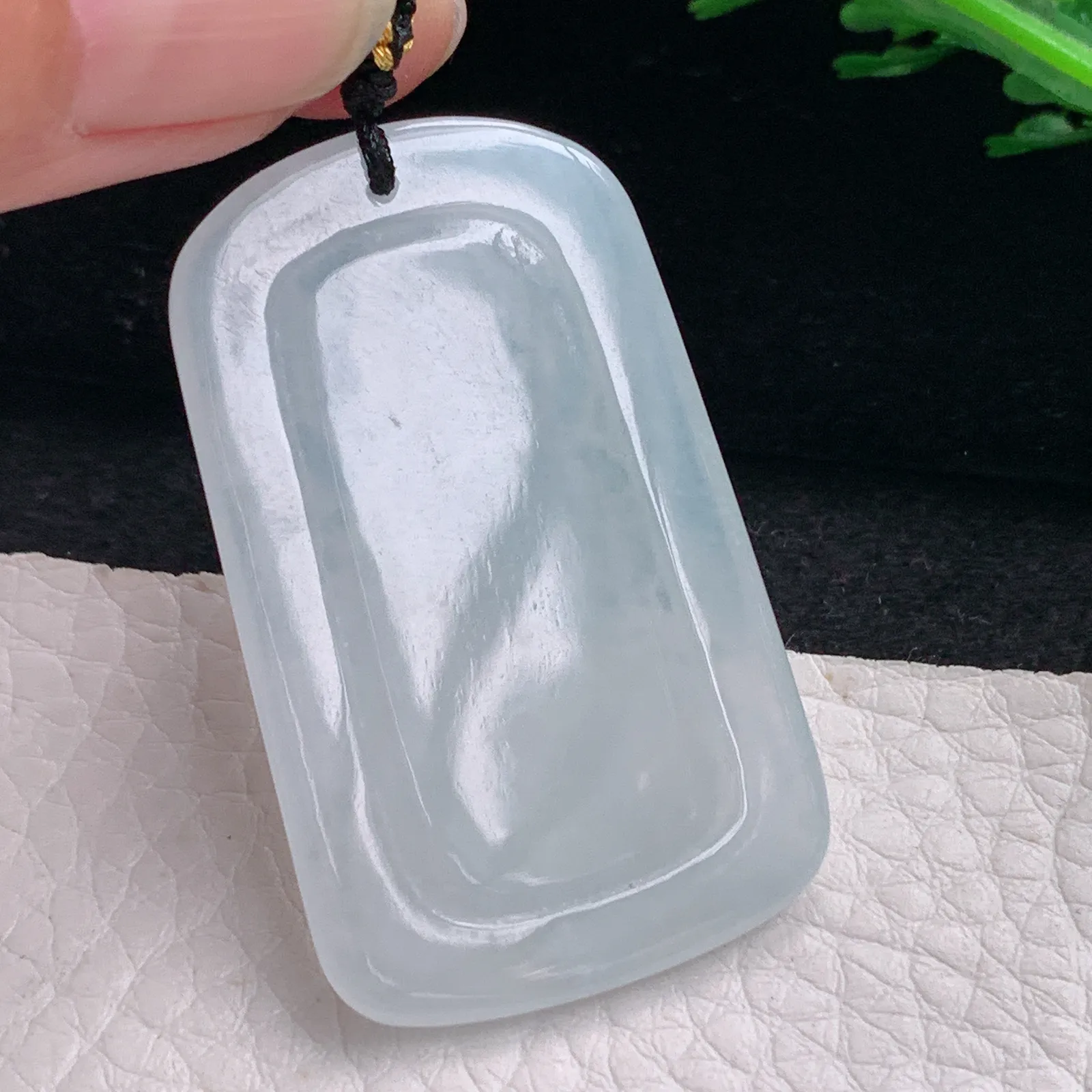 kh自然光44.3*27*5.7天然缅甸翡翠白月光水润千手观音玉吊坠 玉挂件
