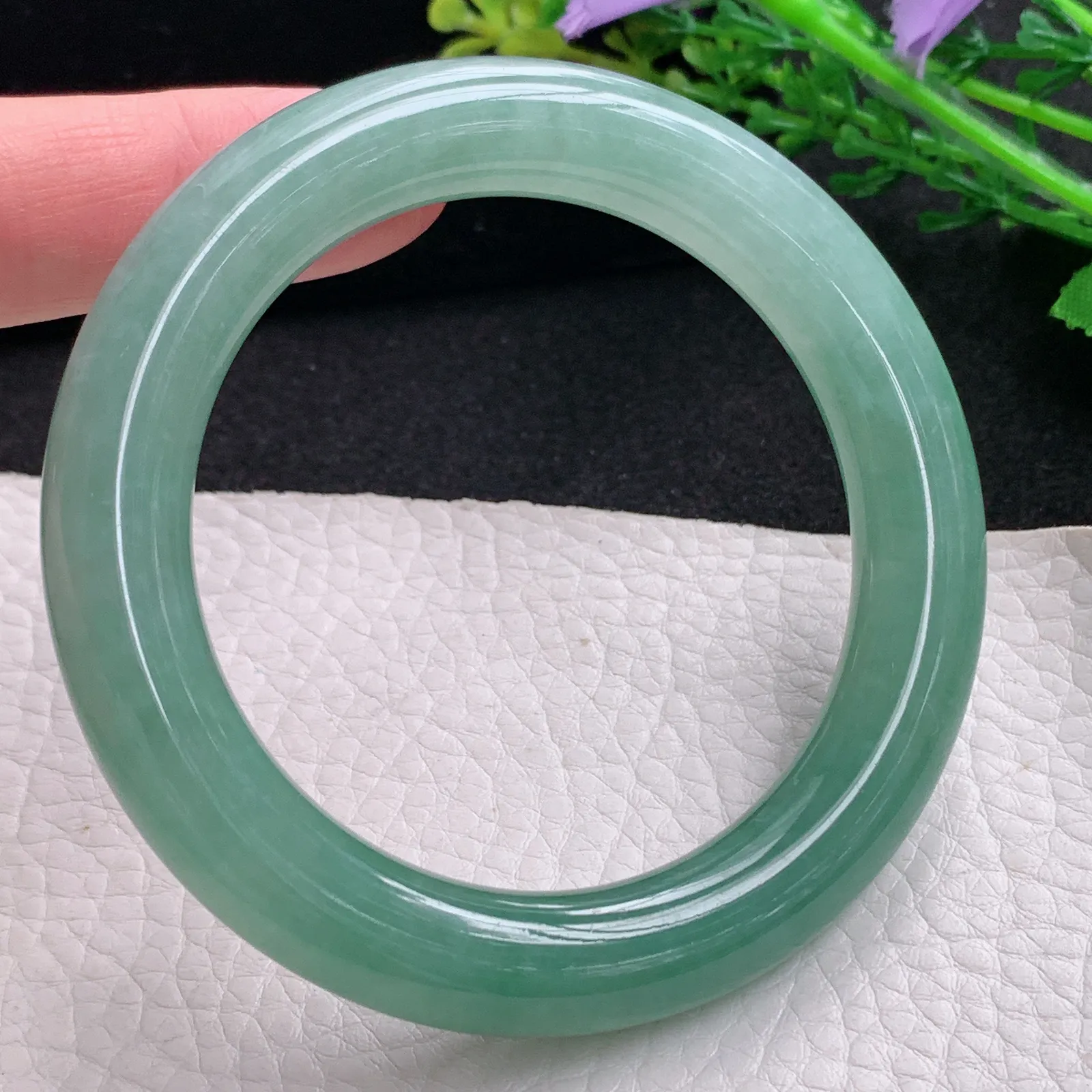 r自然光55*10.8*11美人镯 缅甸翡翠a货玉手镯冰晴绿圆条玉手环