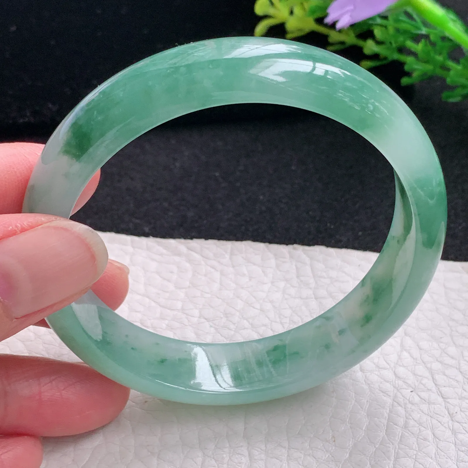 js自然光58.5*14.3*7平安镯 缅甸翡翠a货玉手镯冰飘花宽边玉手环