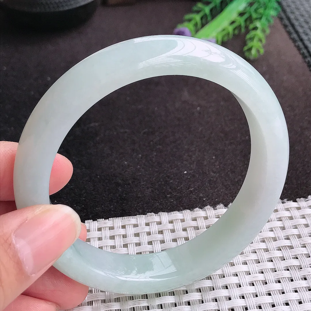 天然A货翡翠60.5/13.3/8.8老坑冰润起胶浅绿手镯宽边玉手镯