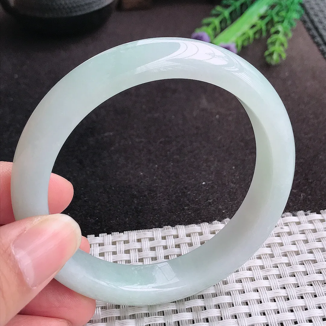 天然A货翡翠60.5/13.3/8.8老坑冰润起胶浅绿手镯宽边玉手镯