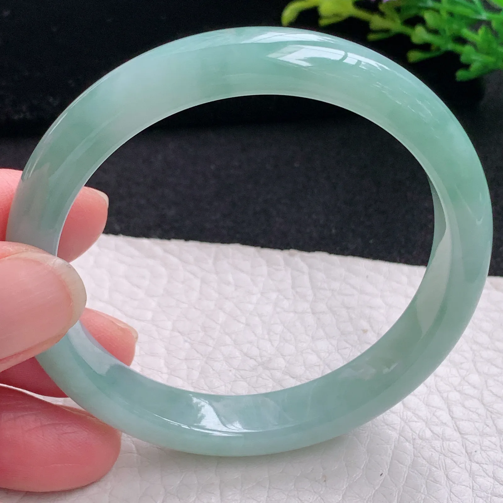 n自然光54*10.3*7平安镯 缅甸翡翠a货玉手镯秀气清韵宽边玉手环