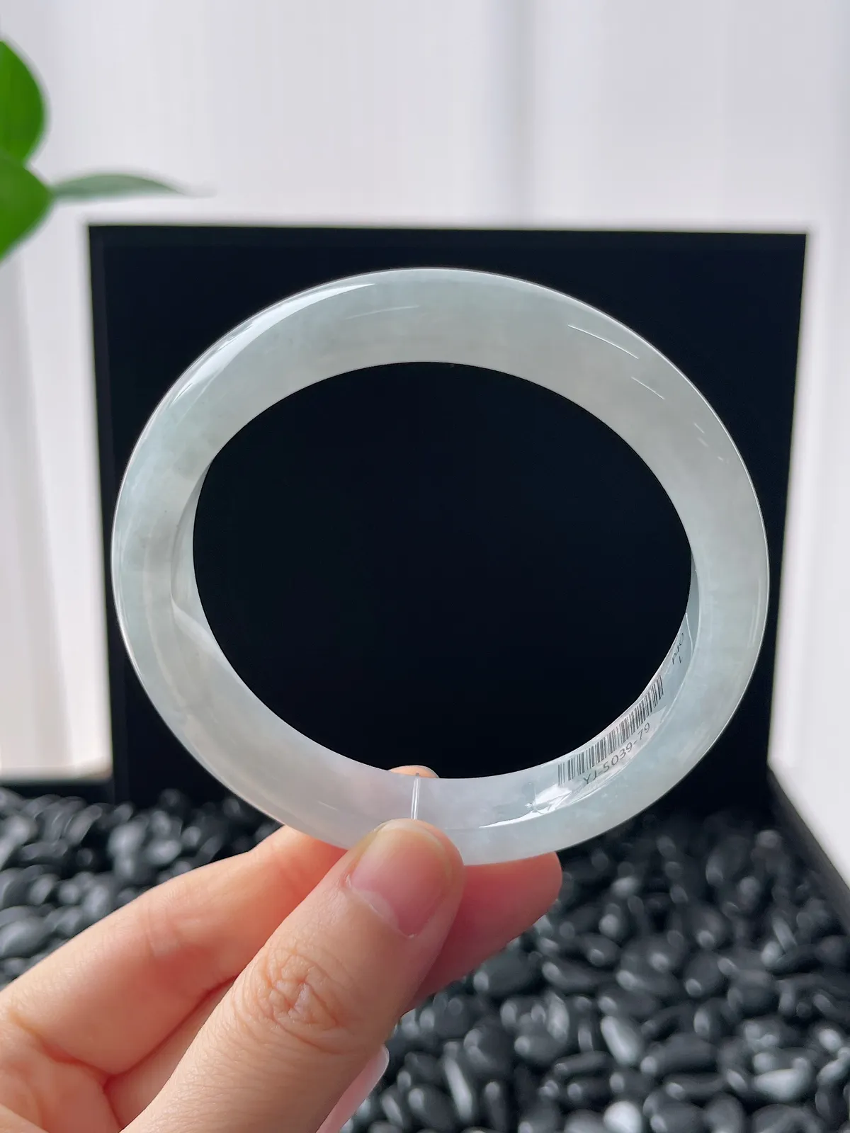 正圈58.5圈口，翡翠冰糯种白色手镯