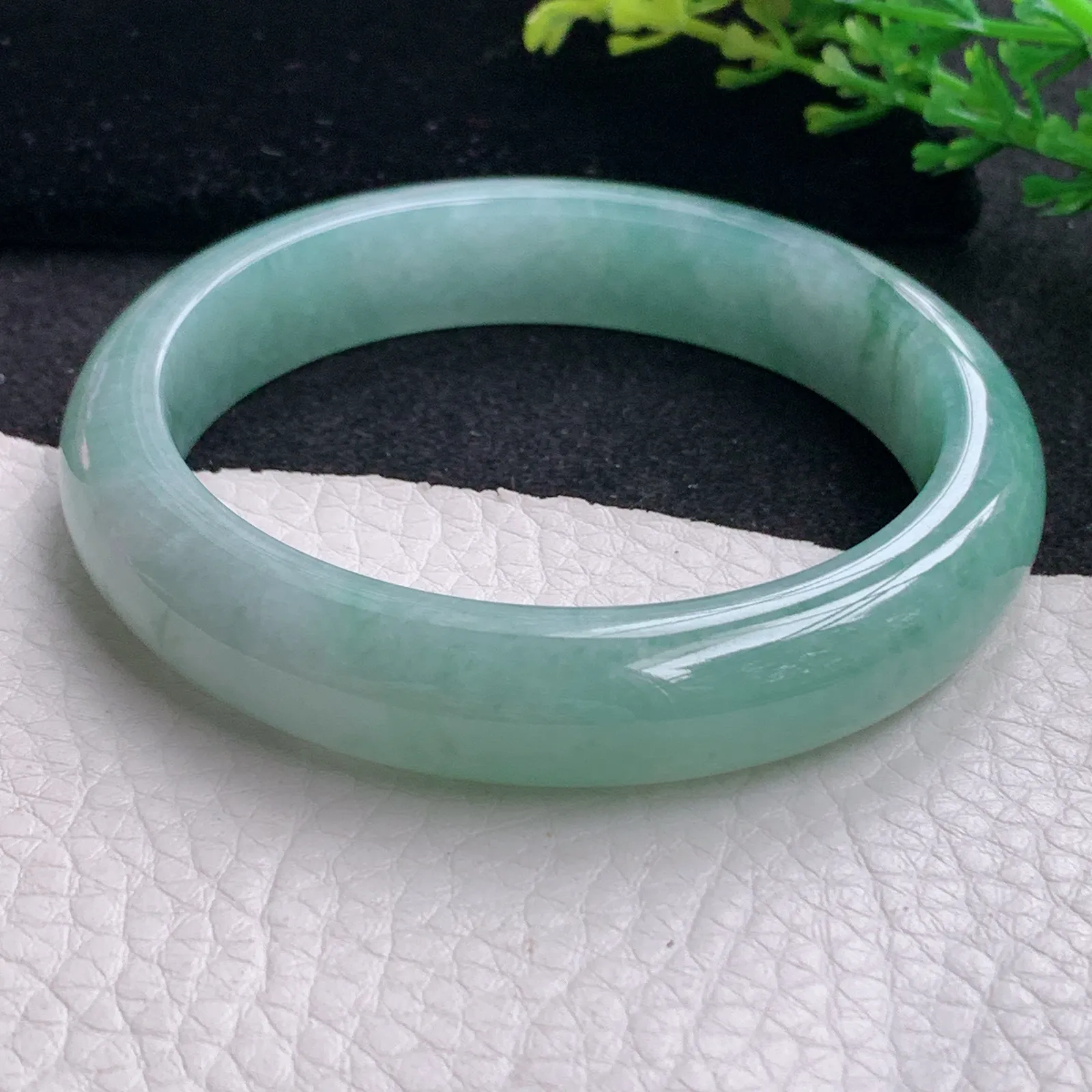 n自然光57*12.6*8平安镯 缅甸翡翠a货玉手镯飘花蓝韵宽边玉手环