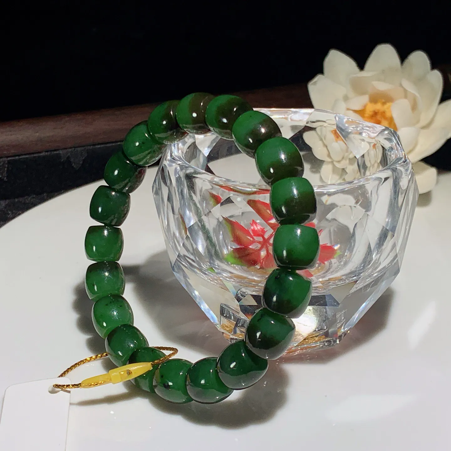 和田玉粉青红皮料俄罗斯碧玉直切老型珠手串。单颗尺寸9/10！玉质细腻油润。手推出油。佩戴高端典雅。lt251201